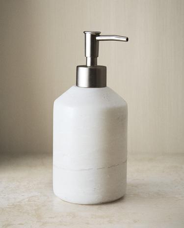 VIT TVÅLPUMP I MARMOR