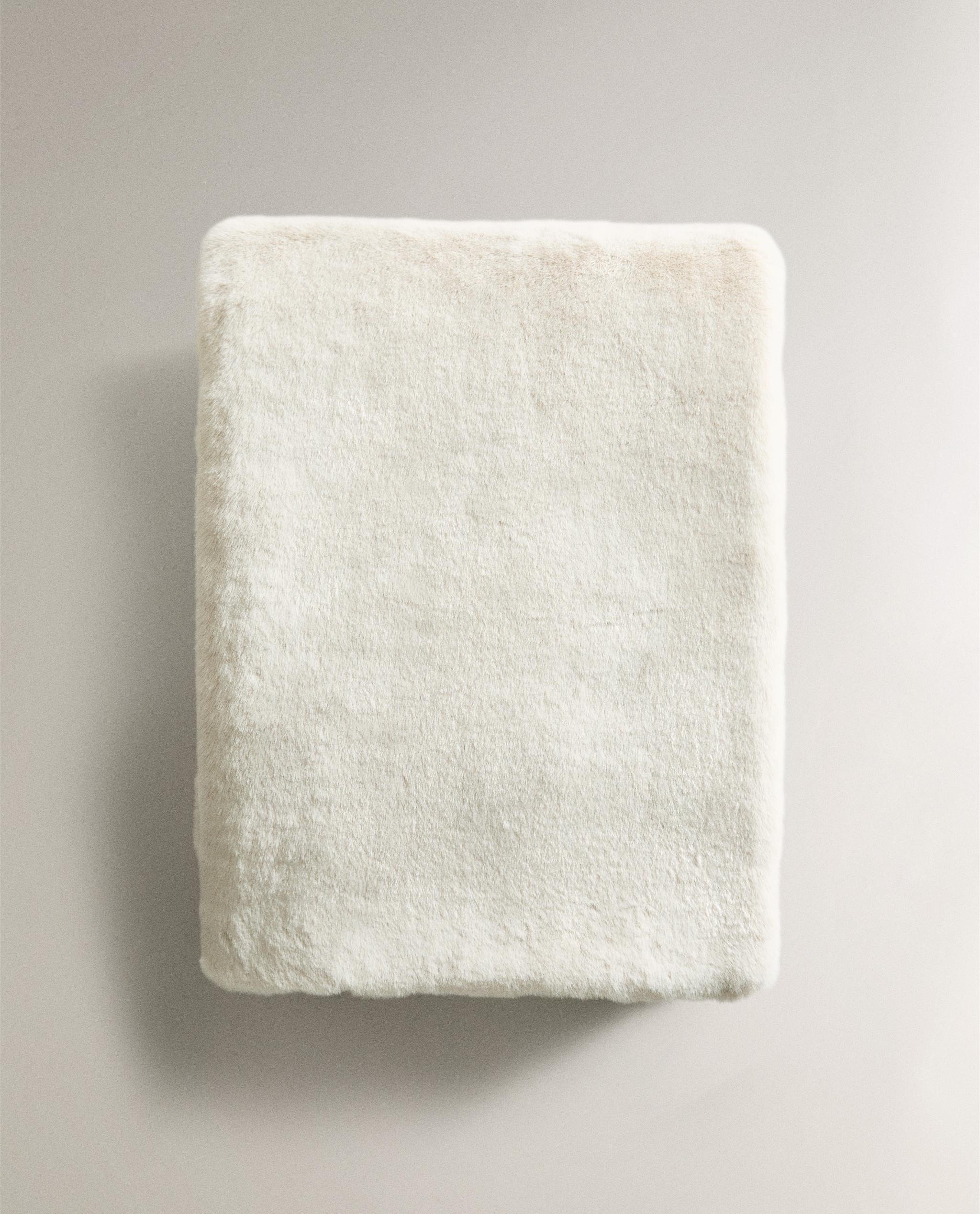 ザラホーム　ZARA  フェイクファーエコファーブランケット　白 ロング フェイクファー ブランケット | Zara Home 日本/Japan