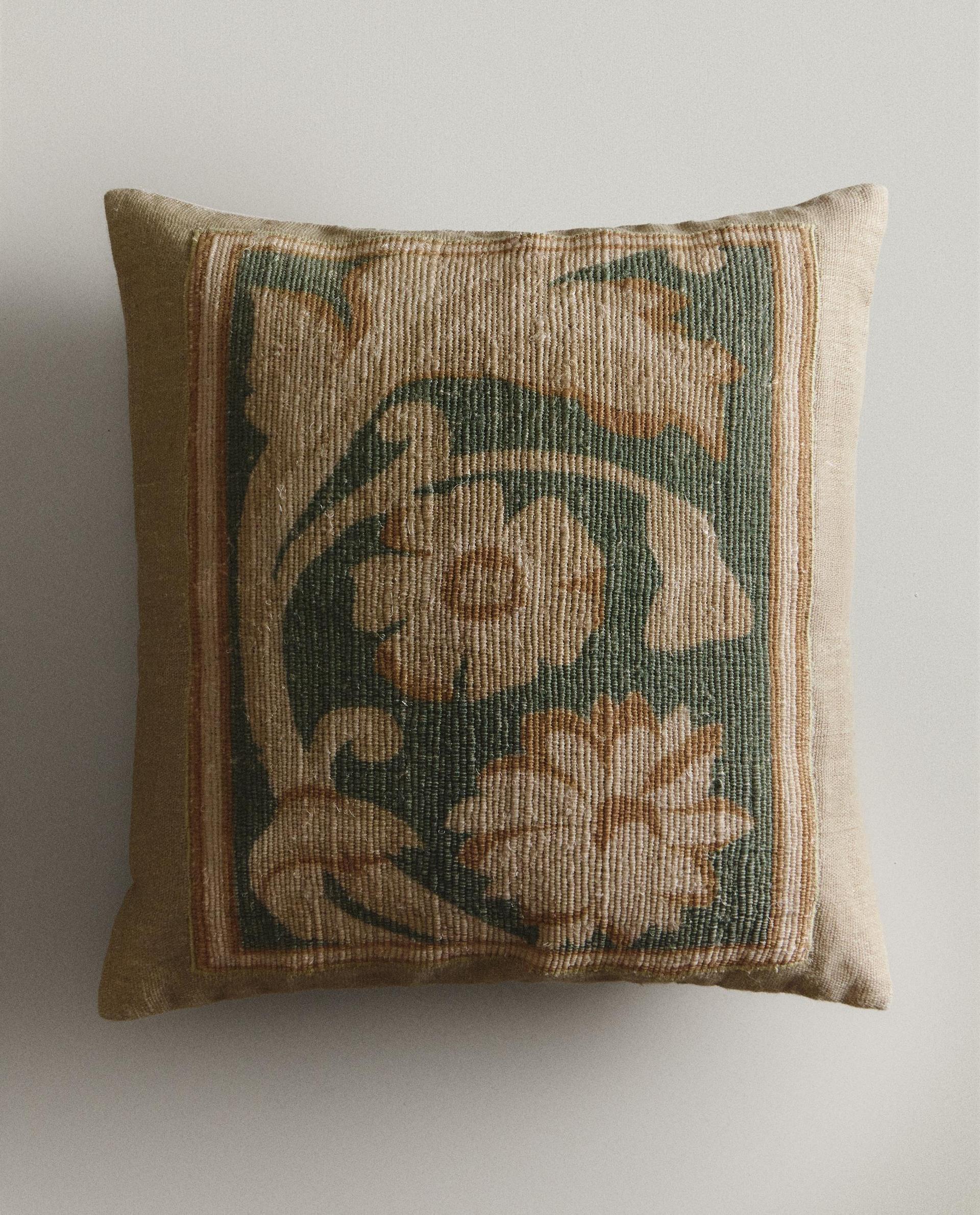 SARUNG BANTAL BUNGA