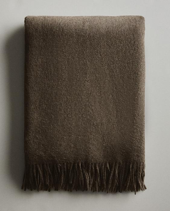 WOOL AND CASHMERE BLEND THROW WOOL AND CASHMERE BLEND THROW