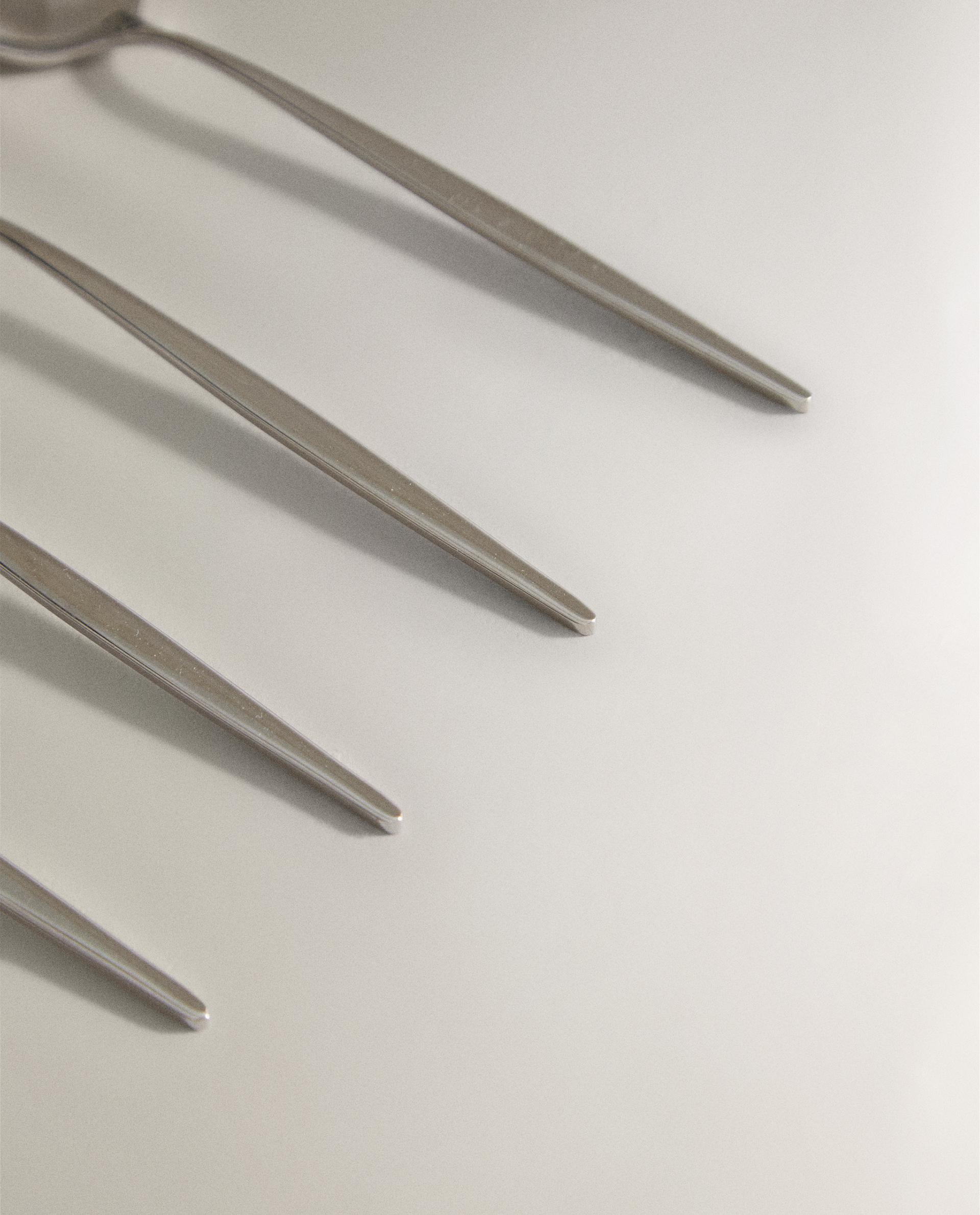 PACK OF DESSERT SPOONS WITH THIN HANDLES (PACK OF 4) product thumbnail 5