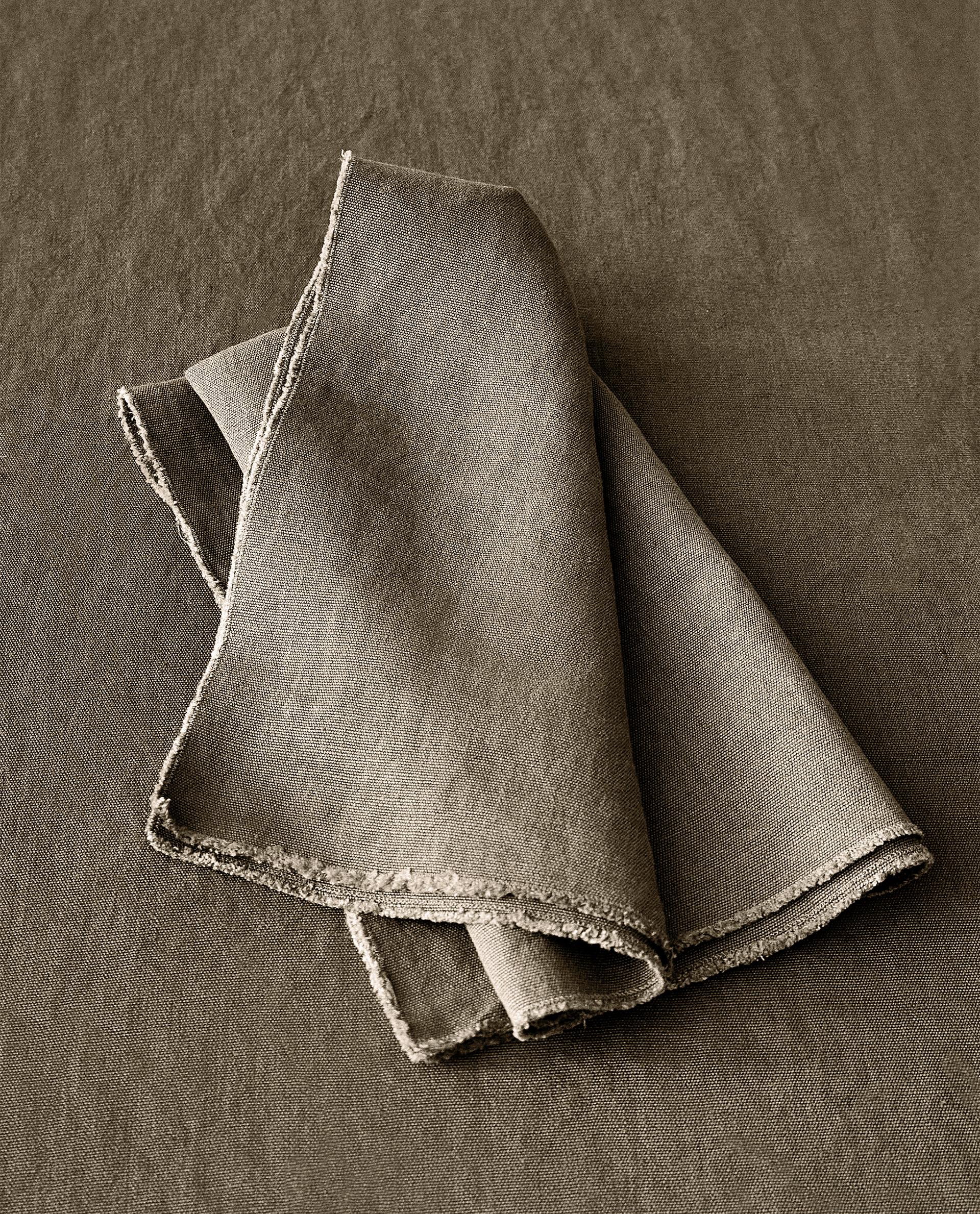 NAPKIN 01