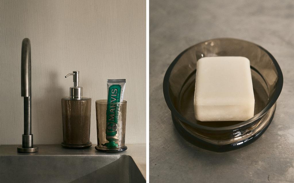 طقم حمام زجاج بارز الملمس طقم حمام زجاج بارز الملمس