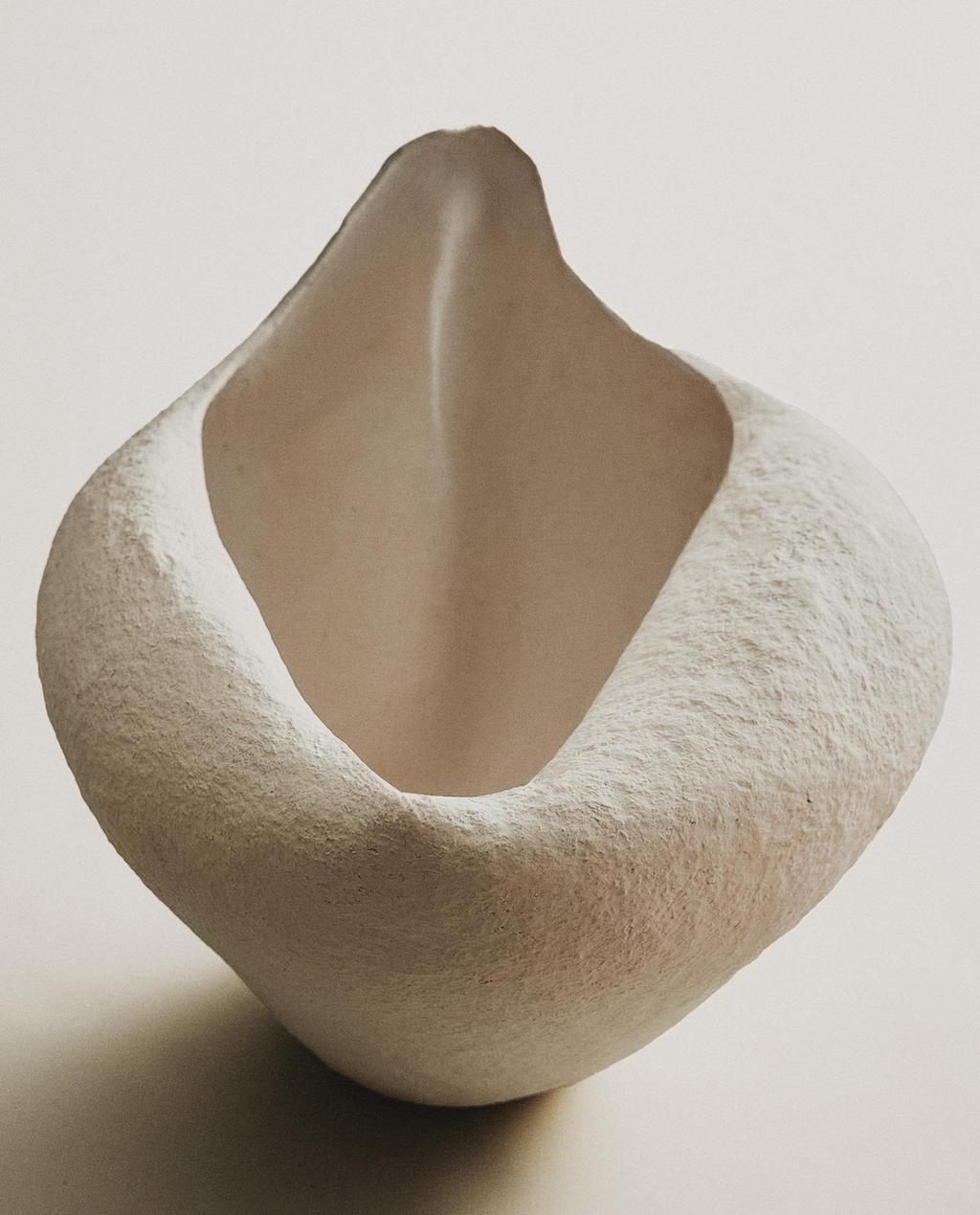 PAPIER-MÂCHÉ VASE PAPIER-MÂCHÉ VASE