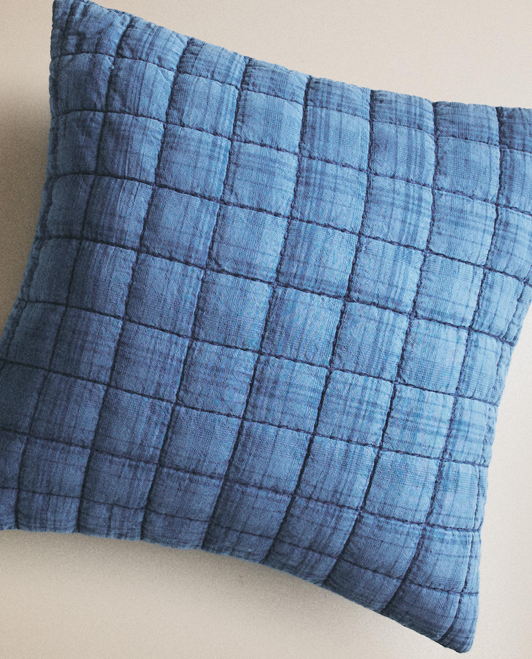 CHILDREN'S REVERSIBLE CHECK CUSHION COVER