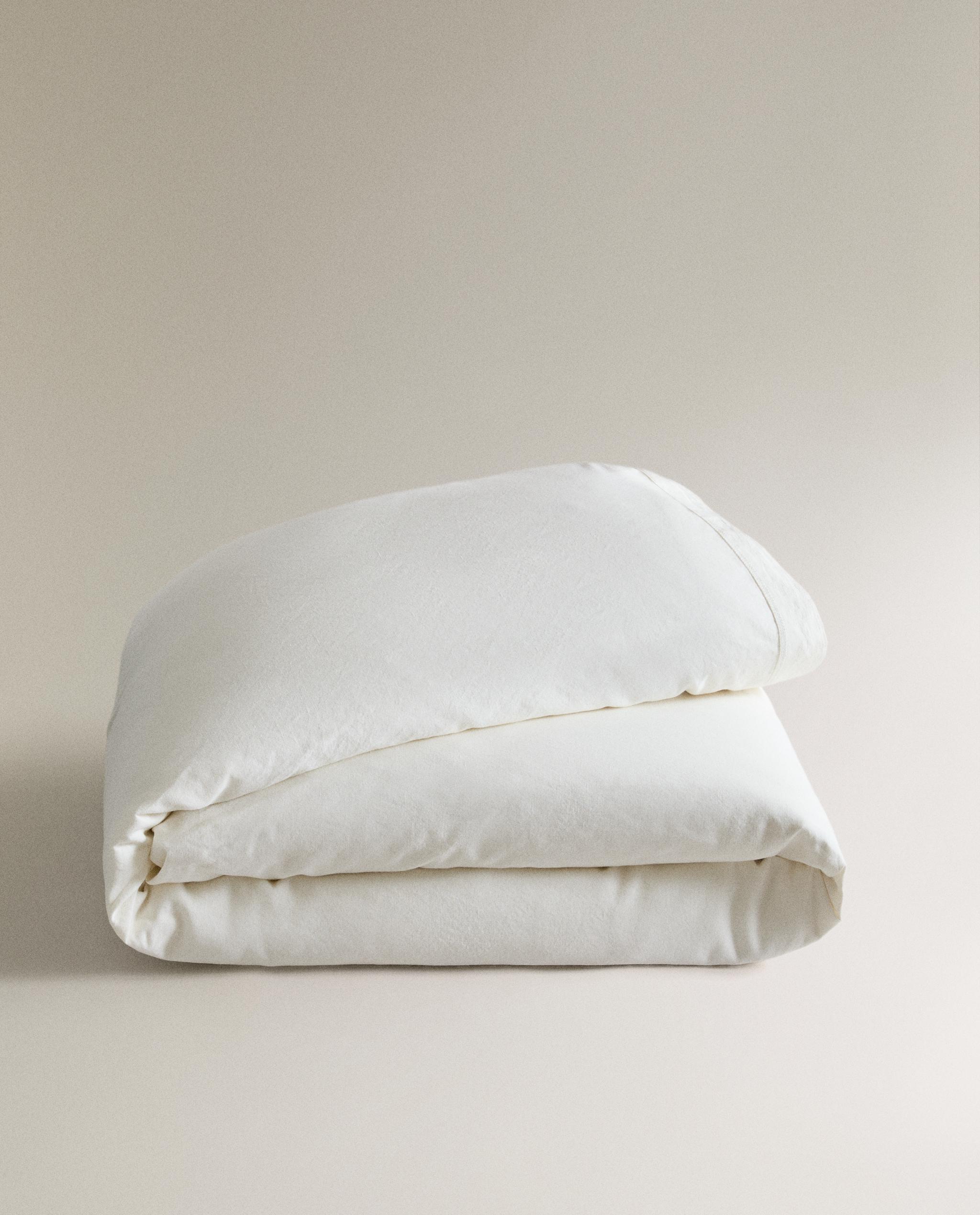 LINEN AND COTTON BEDSPREAD AND PRINTED RUG product thumbnail 16
