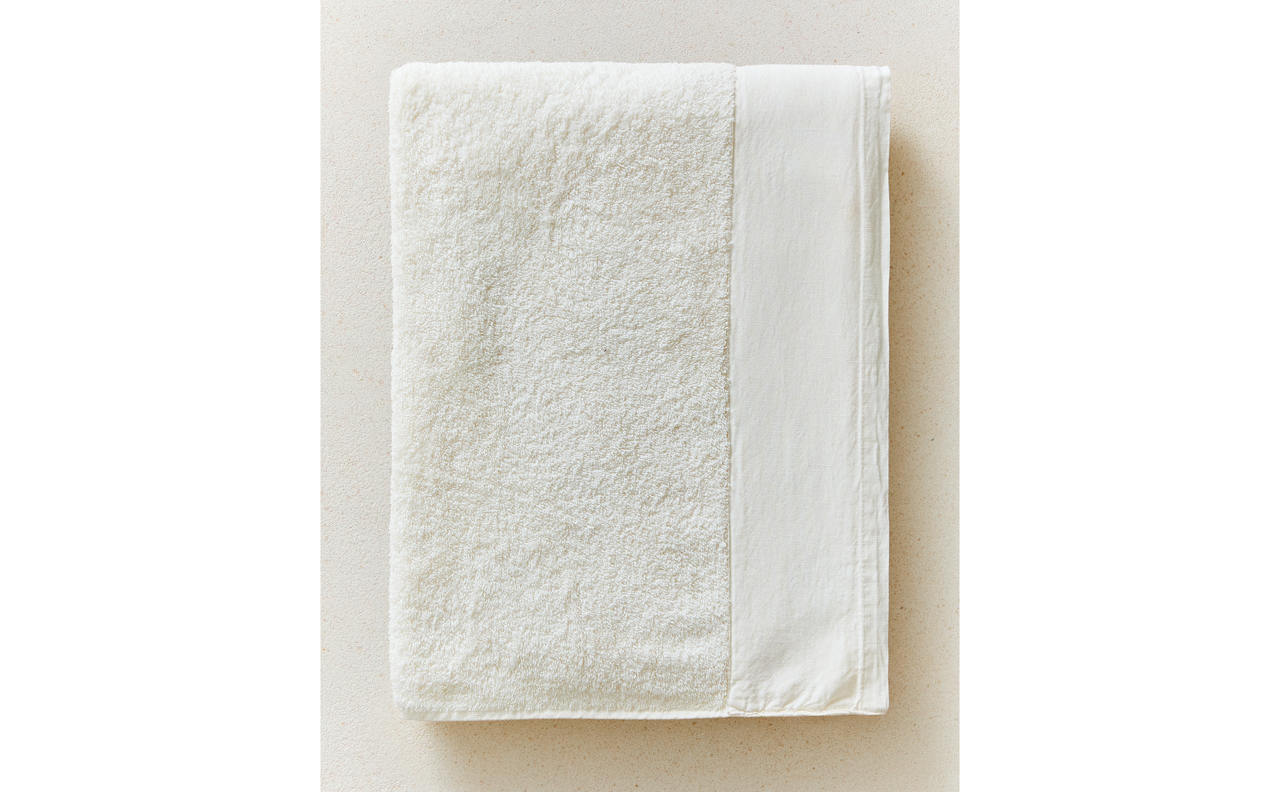 BATH TOWEL WITH LINEN APPLIQUÉ BORDER product thumbnail 10
