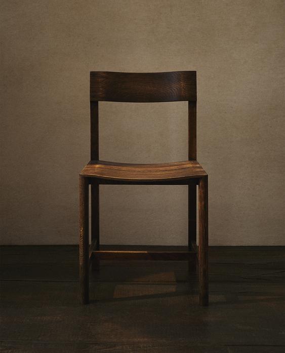 CHAIR 04