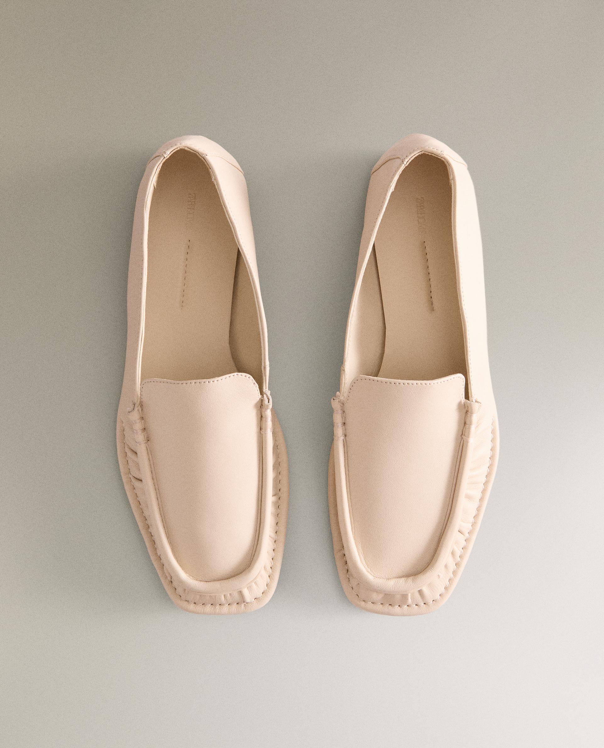 LEATHER LOAFERS WITH DETAIL