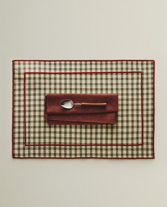 MANTEL INDIVIDUAL CUADRO Y PESPUNTE