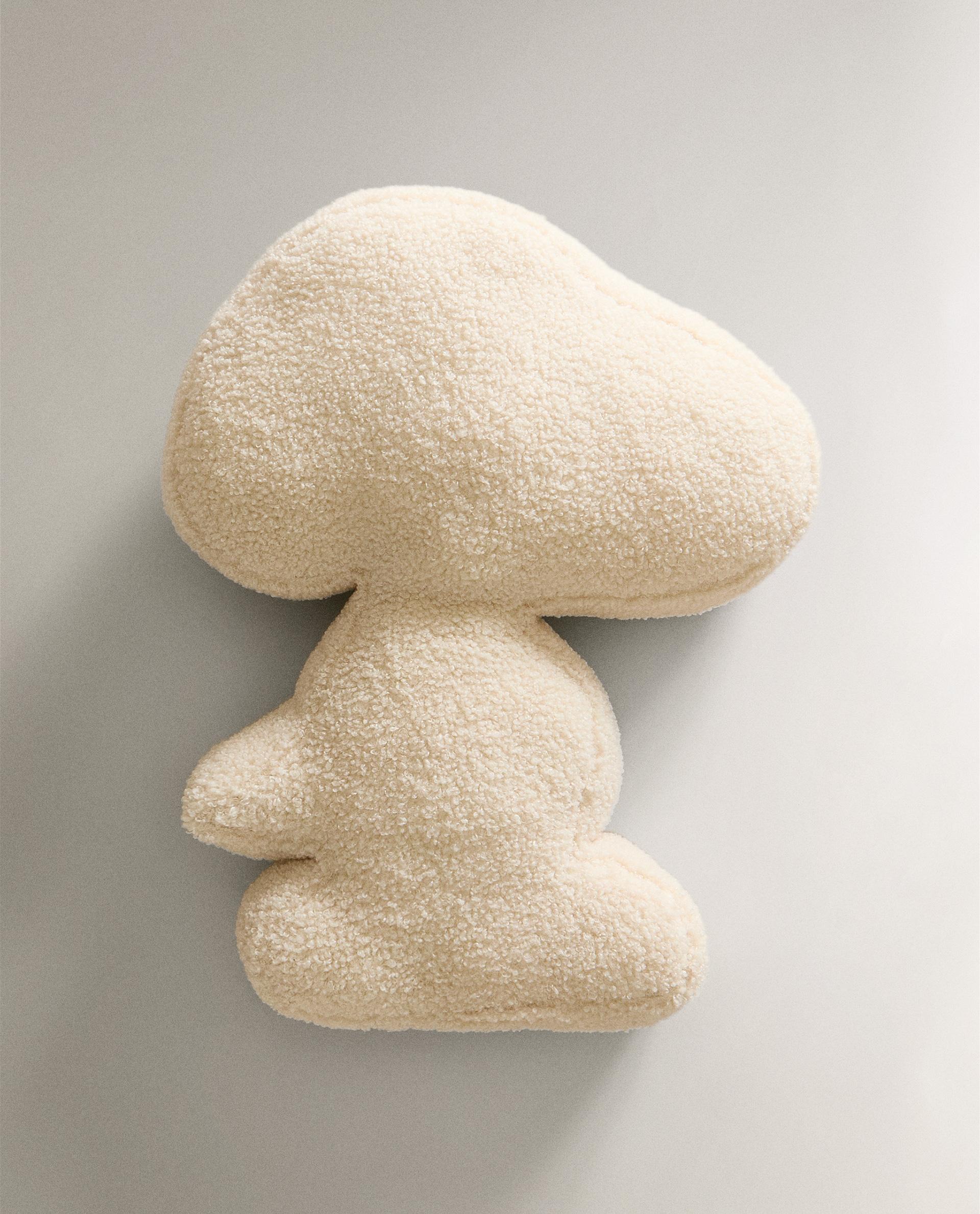 CHILDREN'S PEANUTS™ FAUX SHEARLING CUSHION