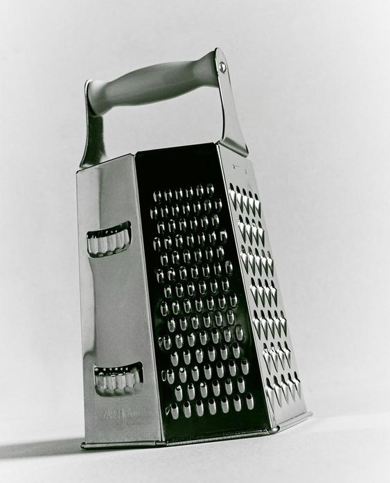 VERTICAL STEEL KITCHEN GRATER