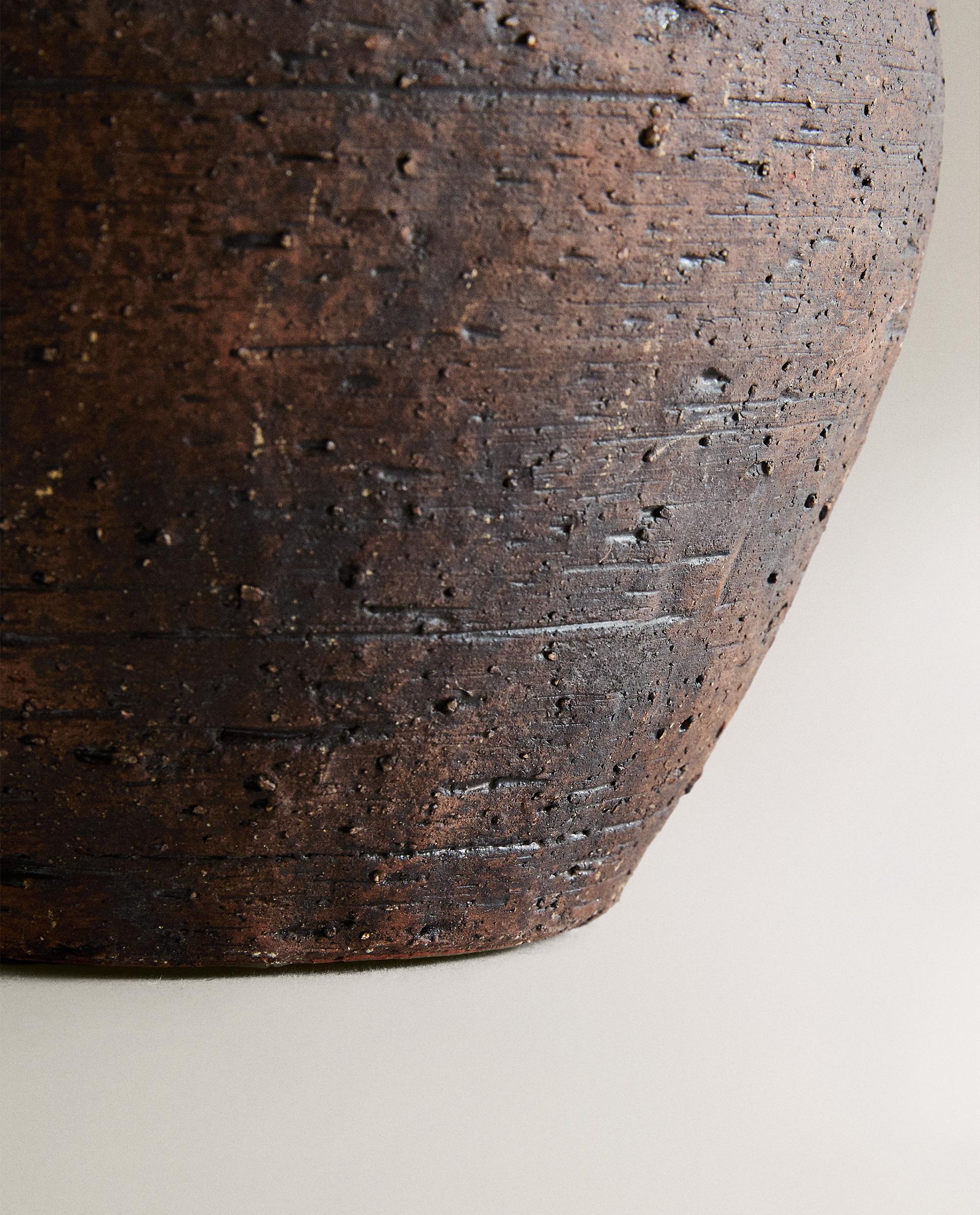 TEXTURED CERAMIC VASE product thumbnail 4
