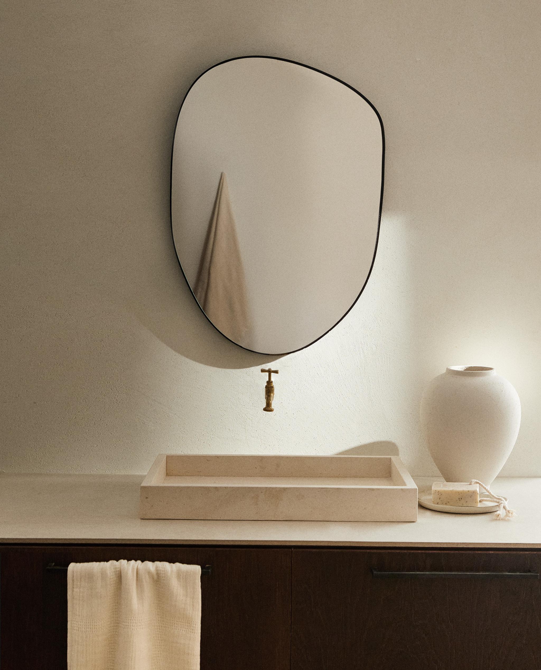 ご自宅にぴったりの装飾ミラー | Zara Home 日本/Japan