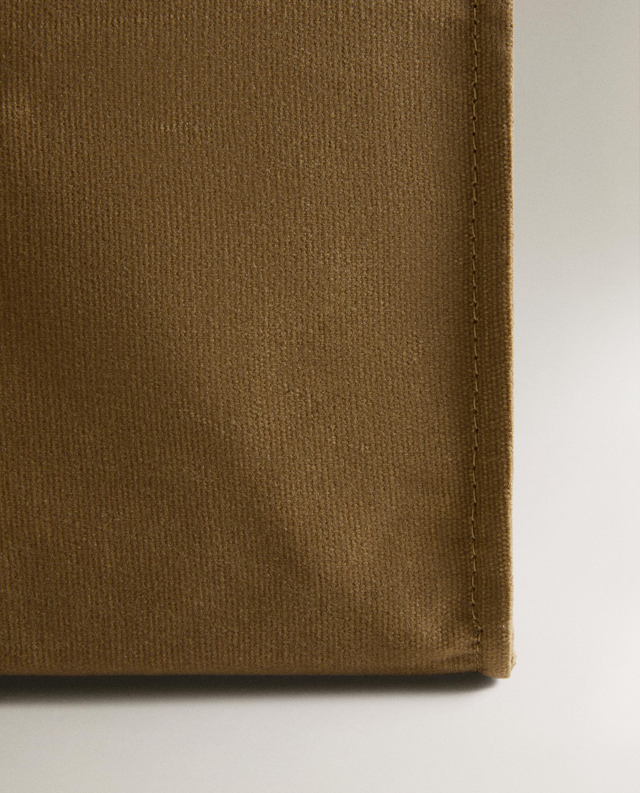 COOLER, MUG AND BOOK product thumbnail 3
