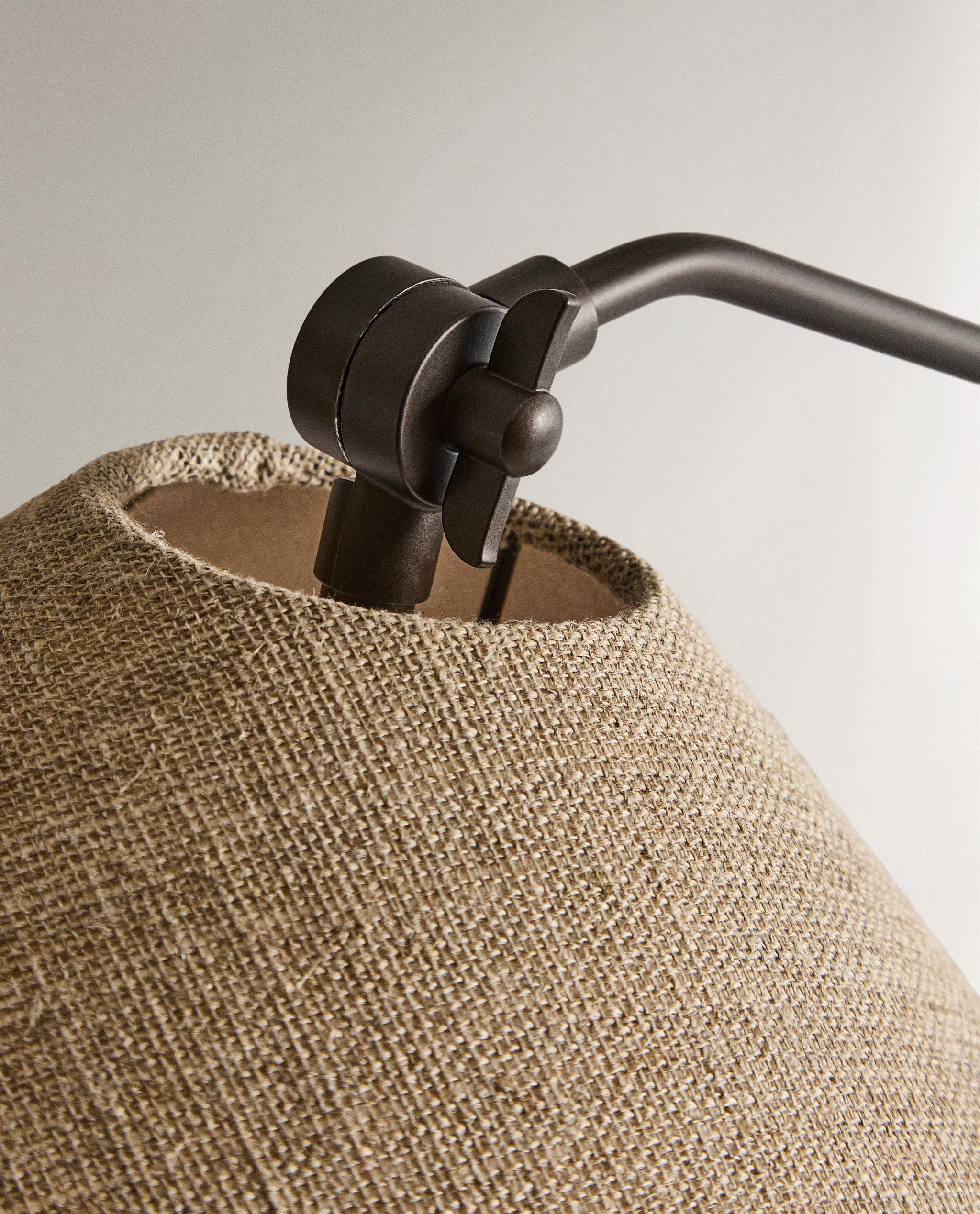 TABLE LAMP WITH METAL BASE product thumbnail 4