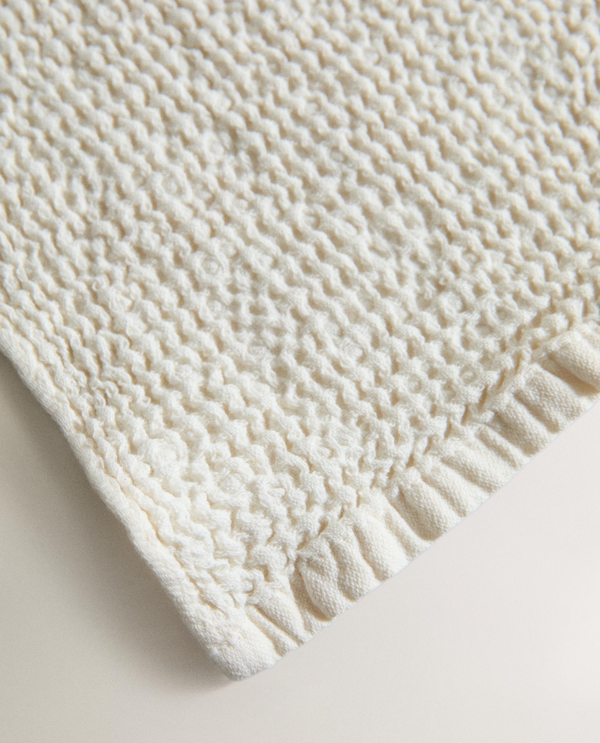 TEXTURED WAFFLE-KNIT BATH TOWEL product thumbnail 10