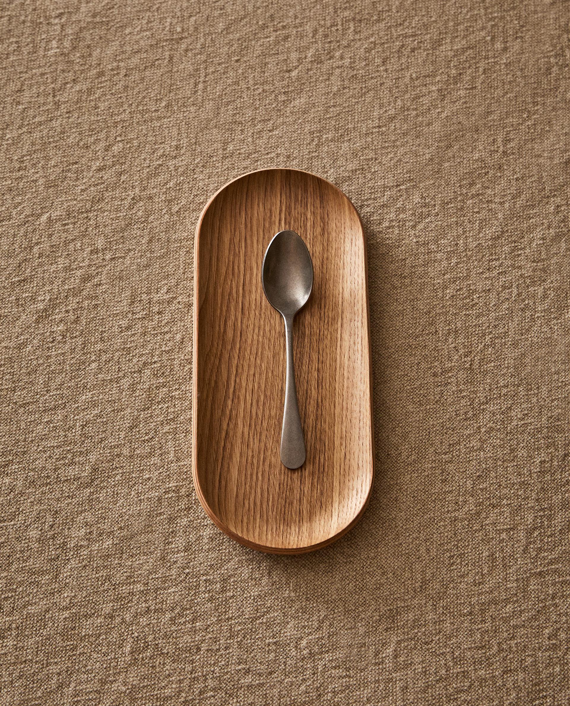 OVAL WOODEN TRAY