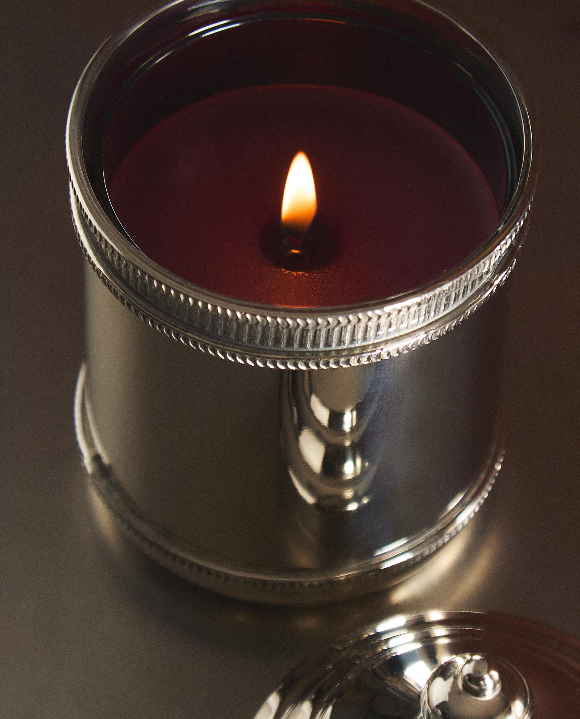 (220 G) GINGERBREAD SCENTED CANDLE