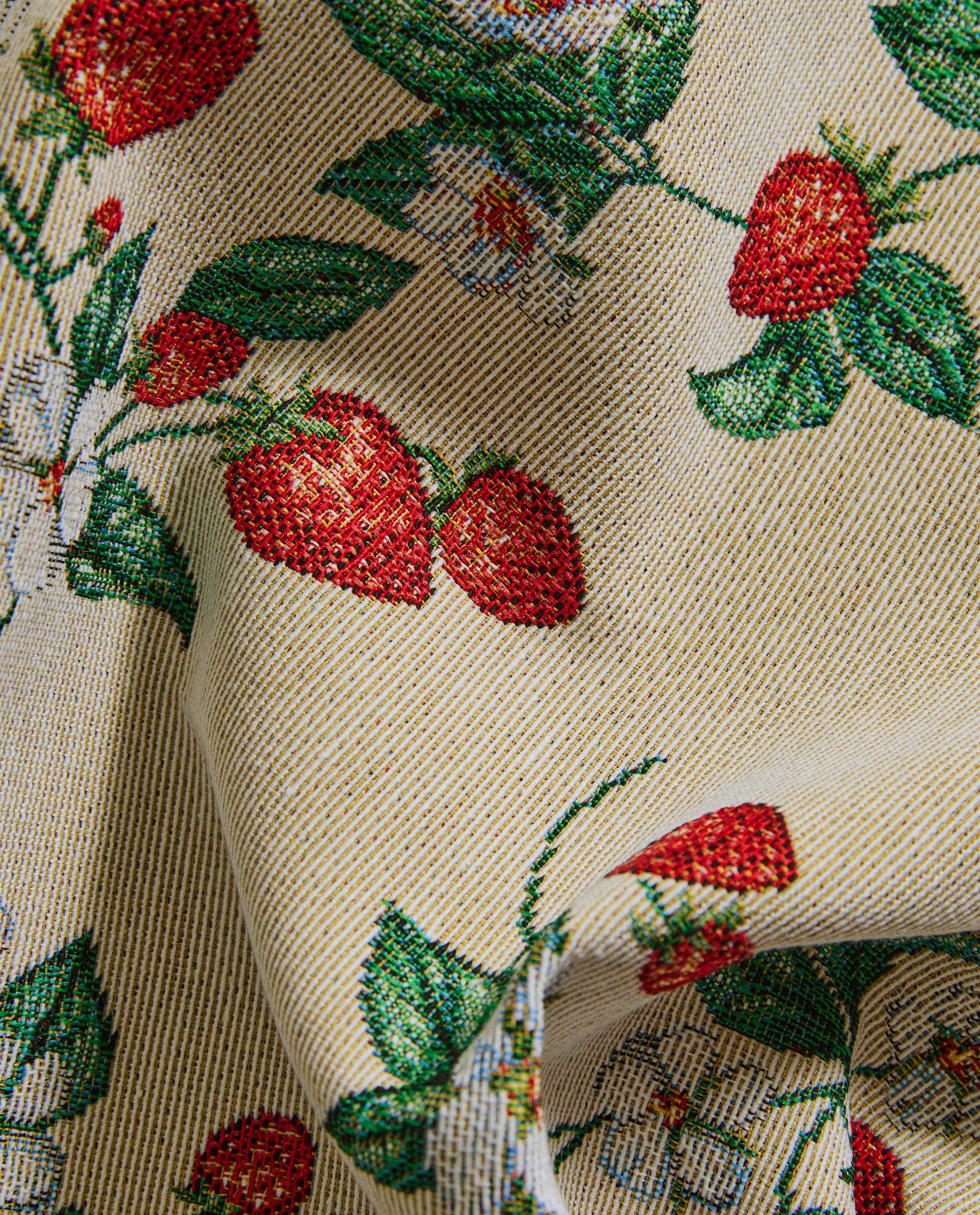 STRAWBERRY JACQUARD TABLE RUNNER product thumbnail 5