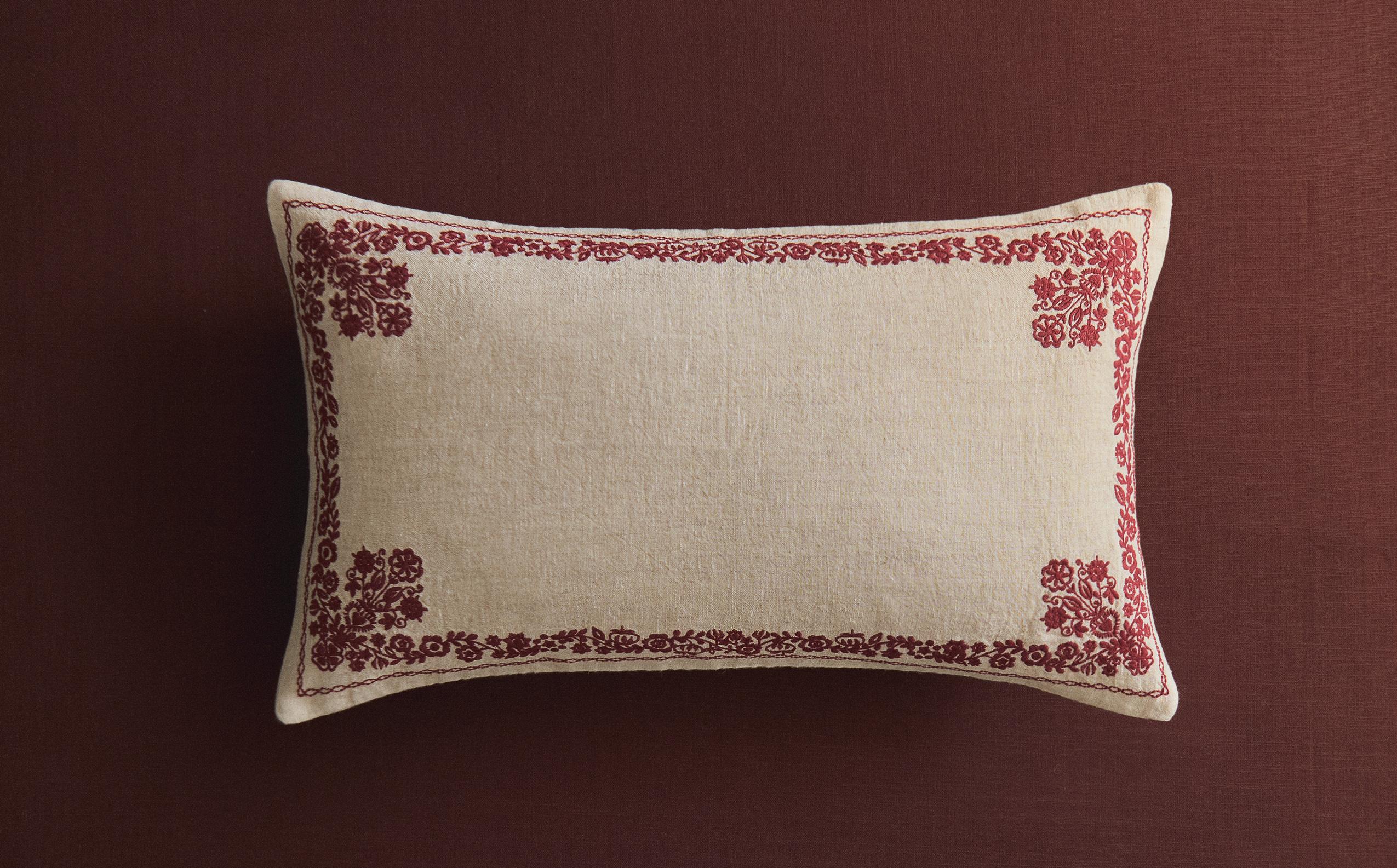 クリスマス レッドリーフクッションカバー | Zara Home 日本/Japan