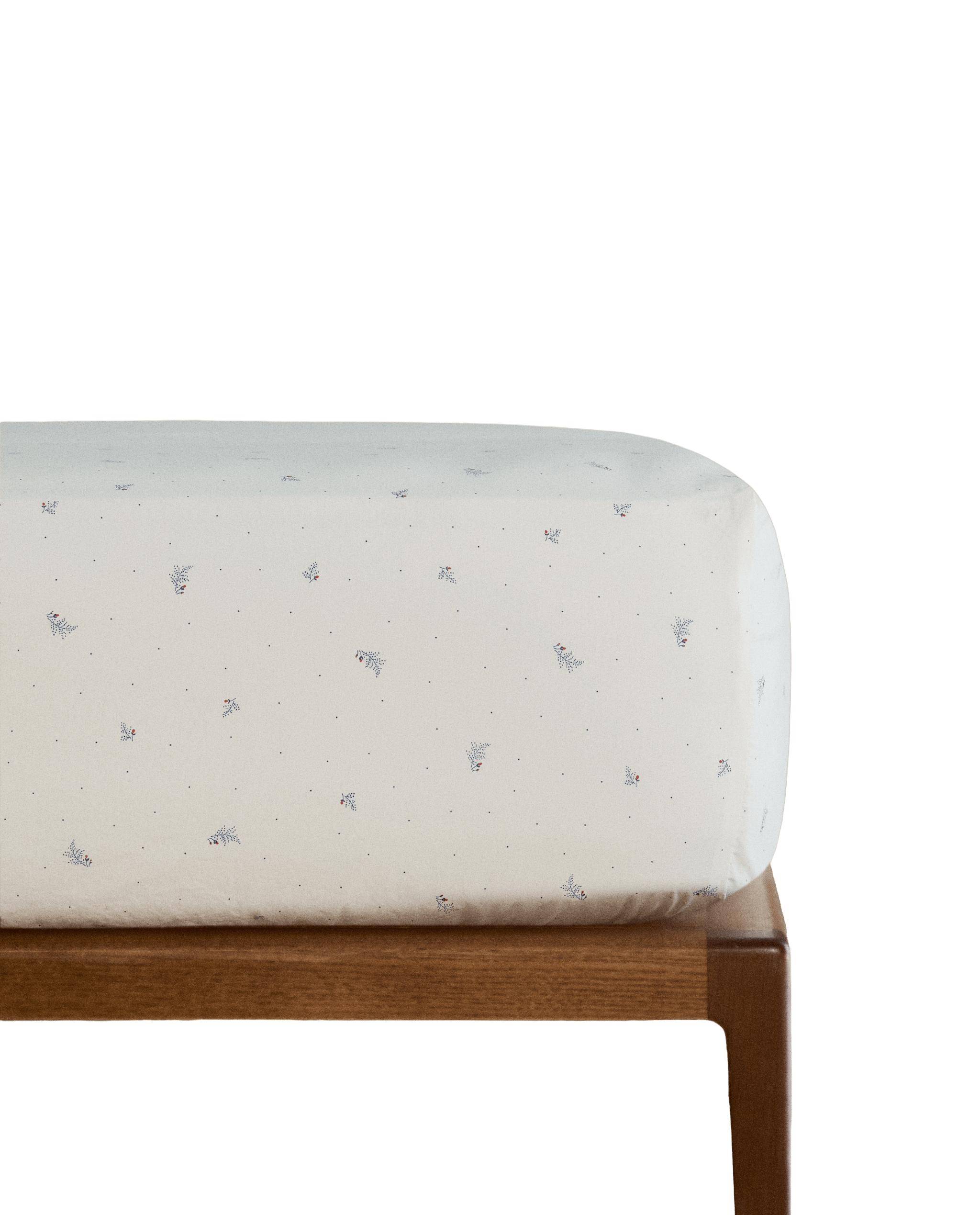 CHILDREN’S COTTON FITTED SHEET WITH LEAVES AND POLKA DOTS product thumbnail 6