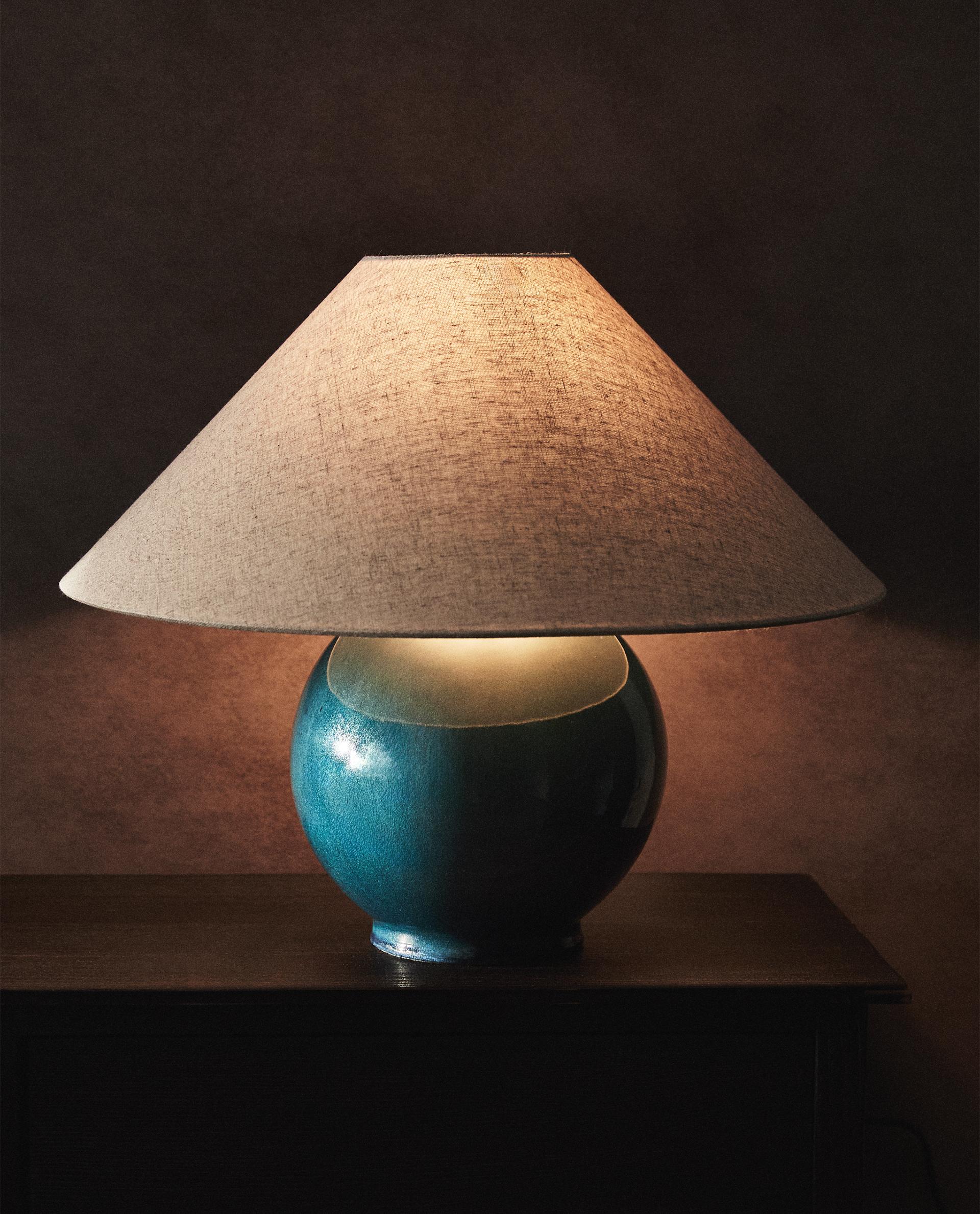 CERAMIC TABLE LAMP