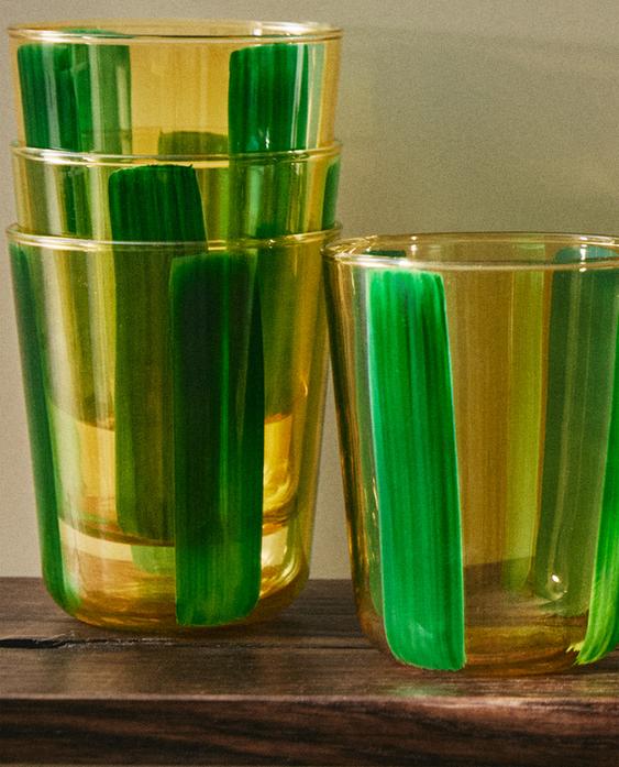 طقم زجاجي مخطط