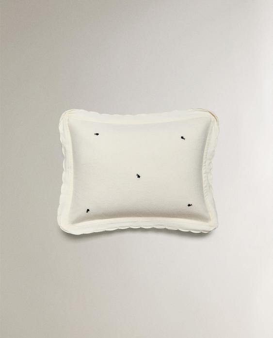 DZIECIĘCA POSZEWKA NA PODUSZKĘ DEKORACYJNĄ W KWIATY