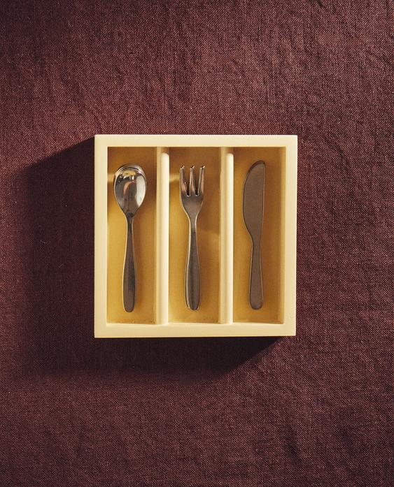 CHILDREN’S TOY SET OF CUTLERY