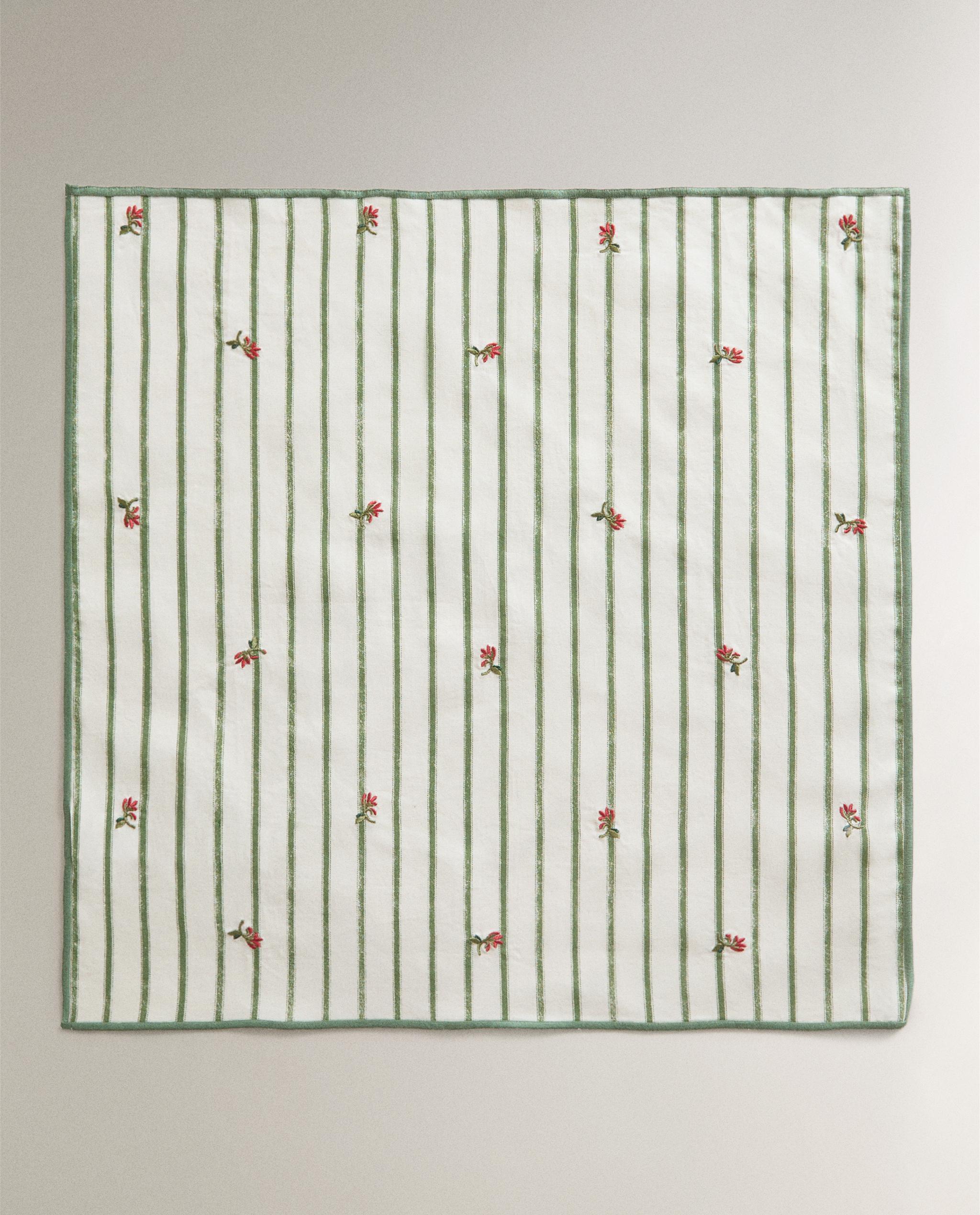 PACK OF STRIPED NAPKINS WITH FLORAL EMBROIDERY (PACK OF 2) product thumbnail 14