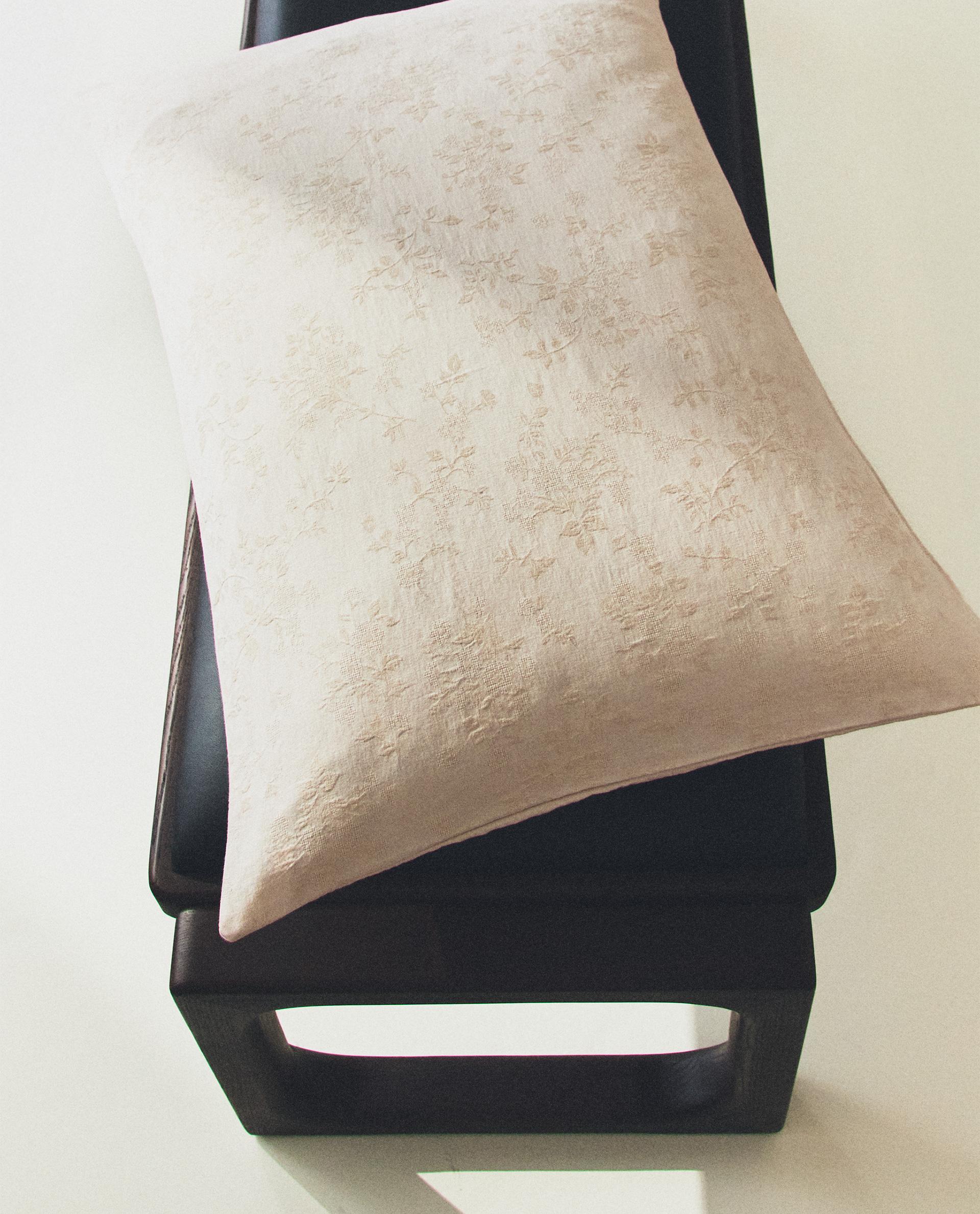 ZARA  クッション フェザー フェザーダウンクッションフィラー XXLサイズ | Zara Home 日本
