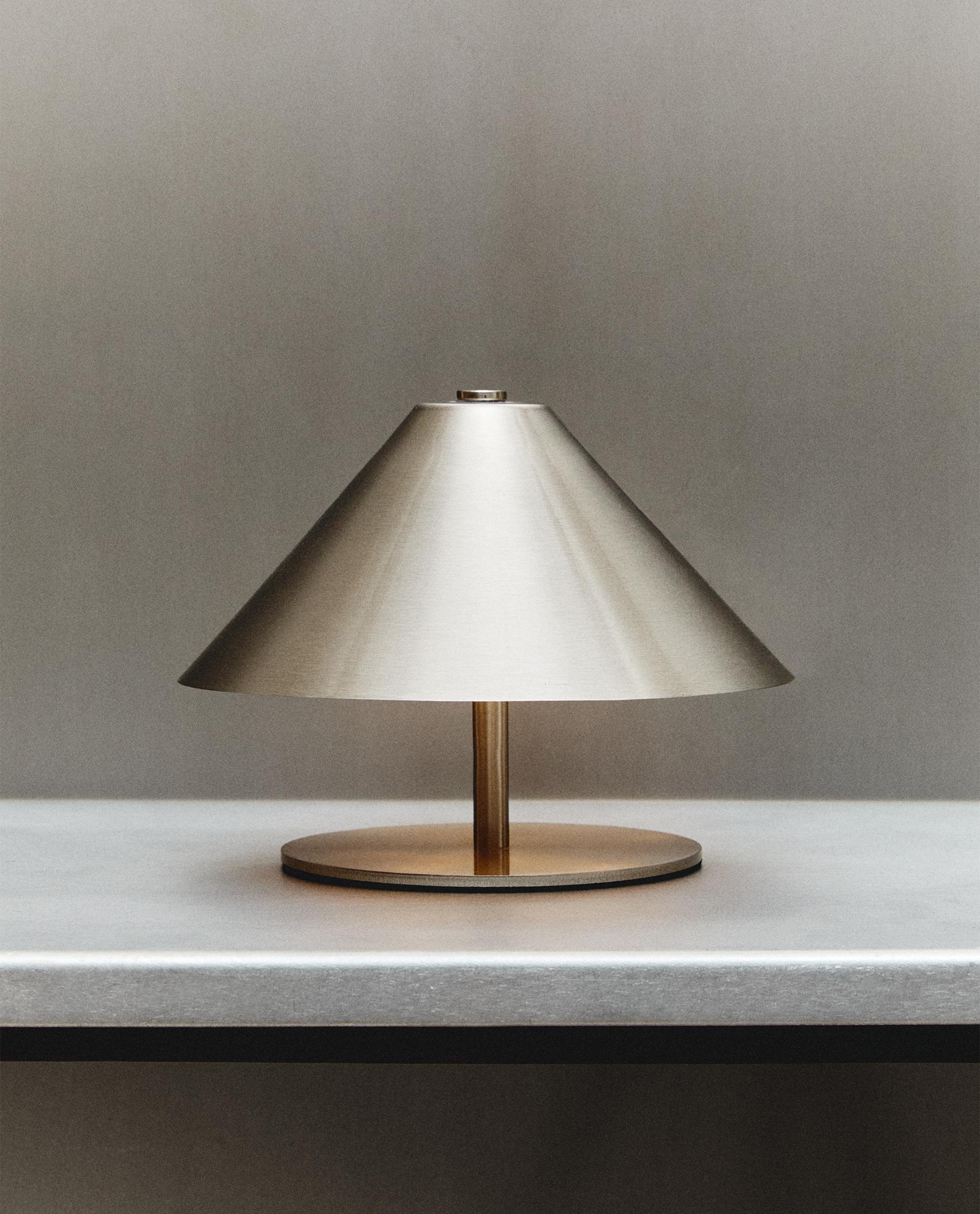 テーブルランプ、フォトフレーム、スチールスツール | Zara Home 日本