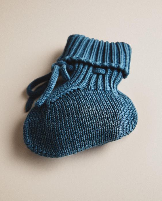 KNIT BABY BOOTIES