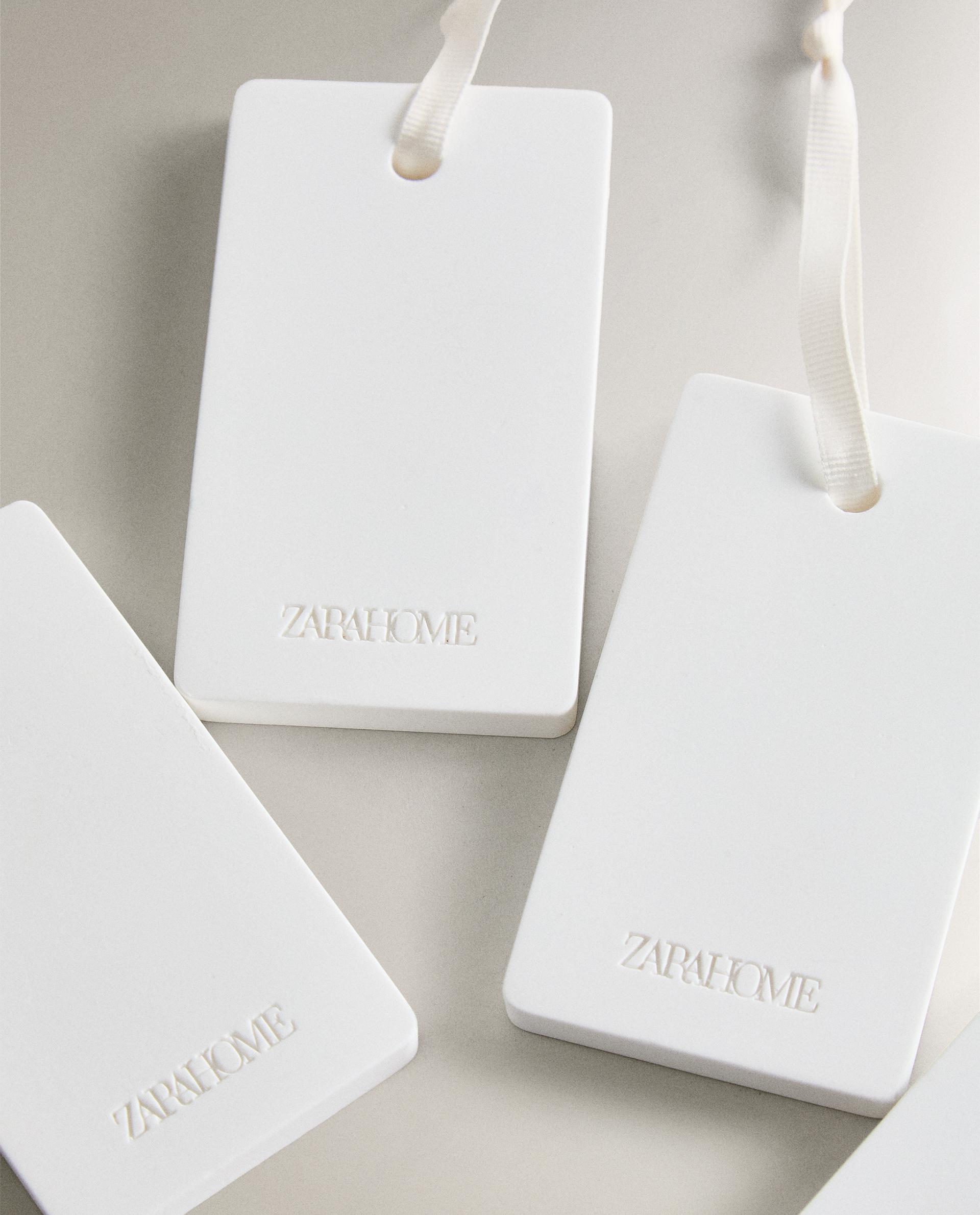 ABSOLUTE LINEN SCENTED WARDROBE BAR PACK (PACK OF 4) product thumbnail 3