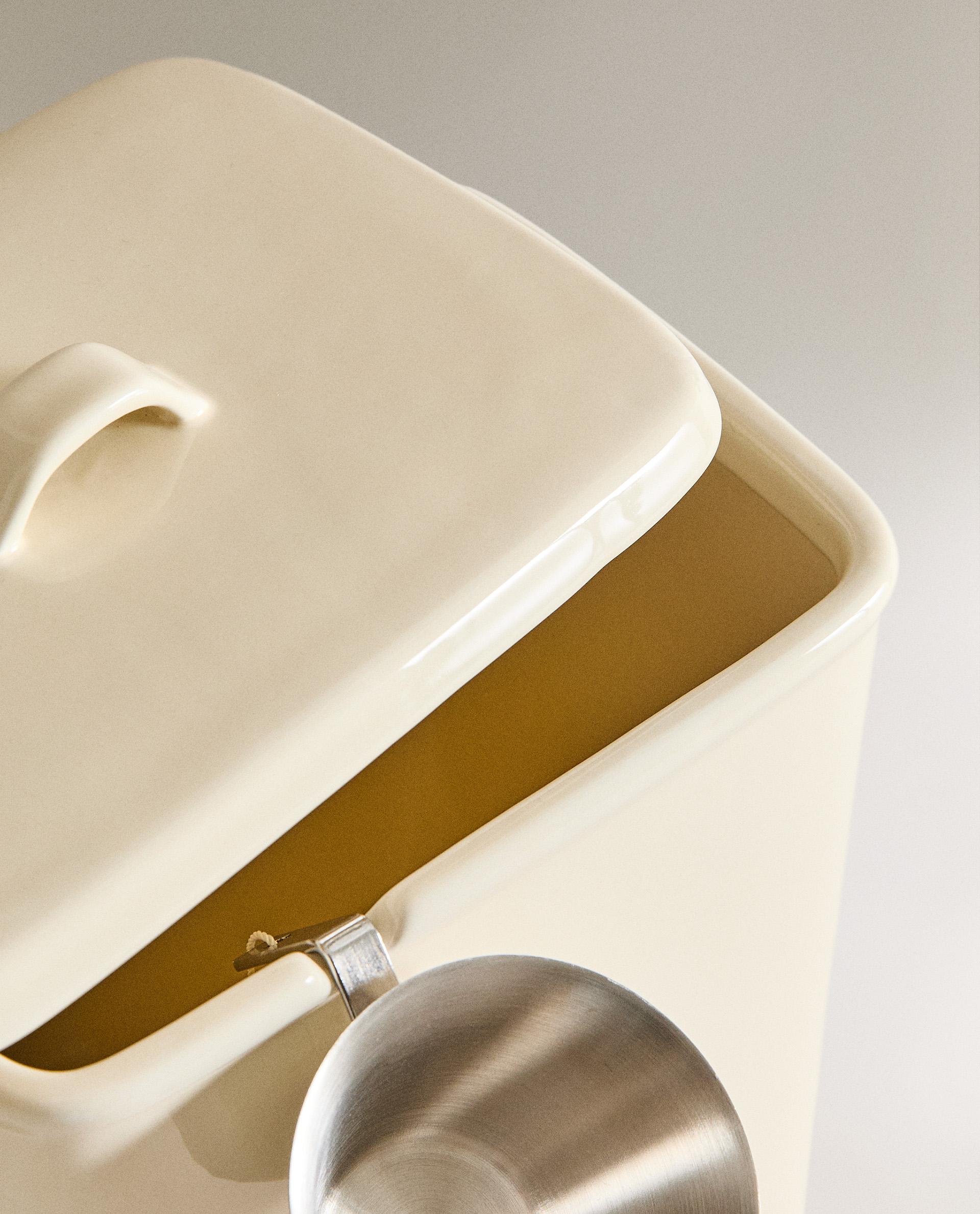 LAUNDRY DETERGENT JAR WITH LADLE product thumbnail 2