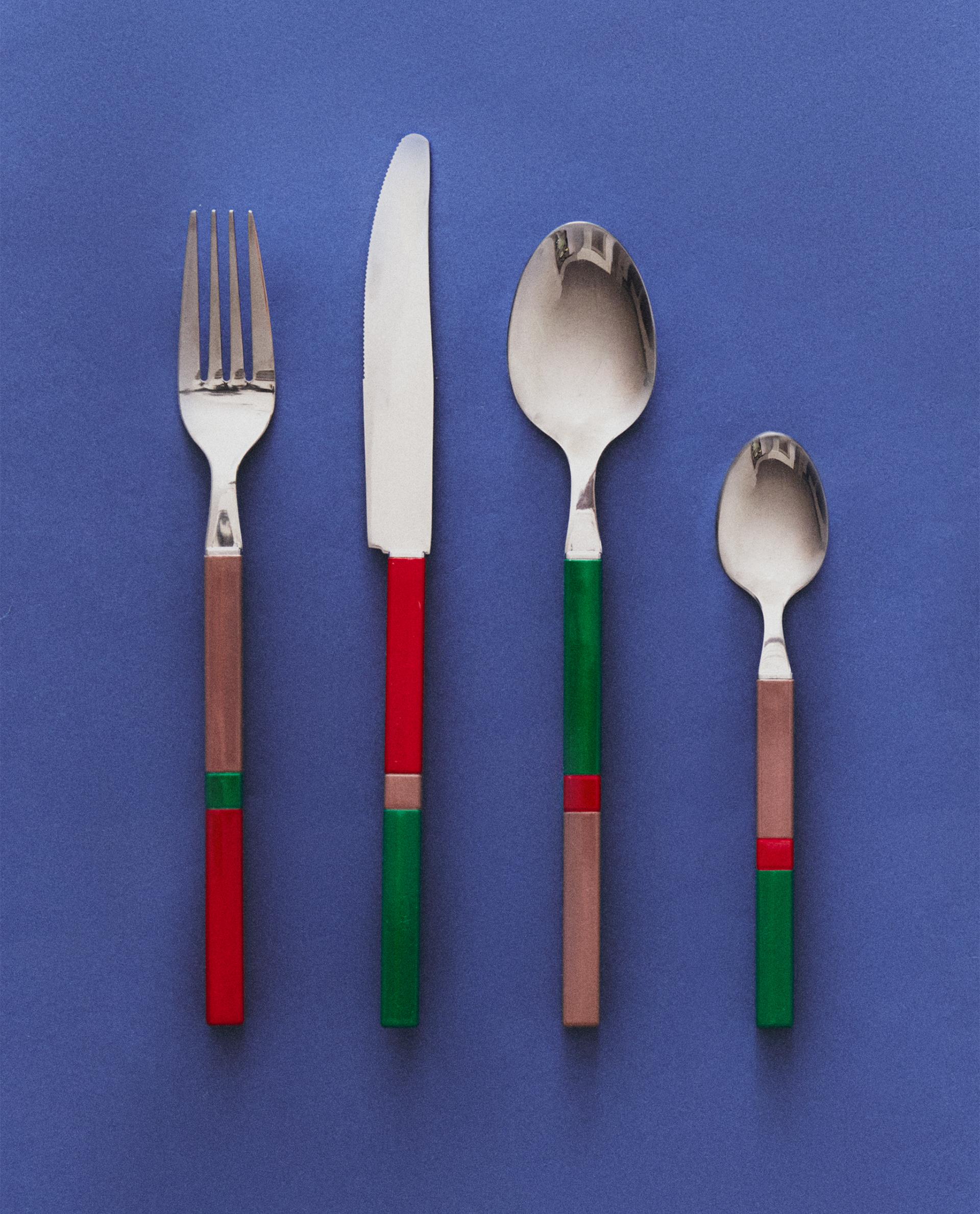 SET OF CUTLERY WITH MULTICOLOURED RESIN HANDLE (SET OF 4) X COLLAGERIE