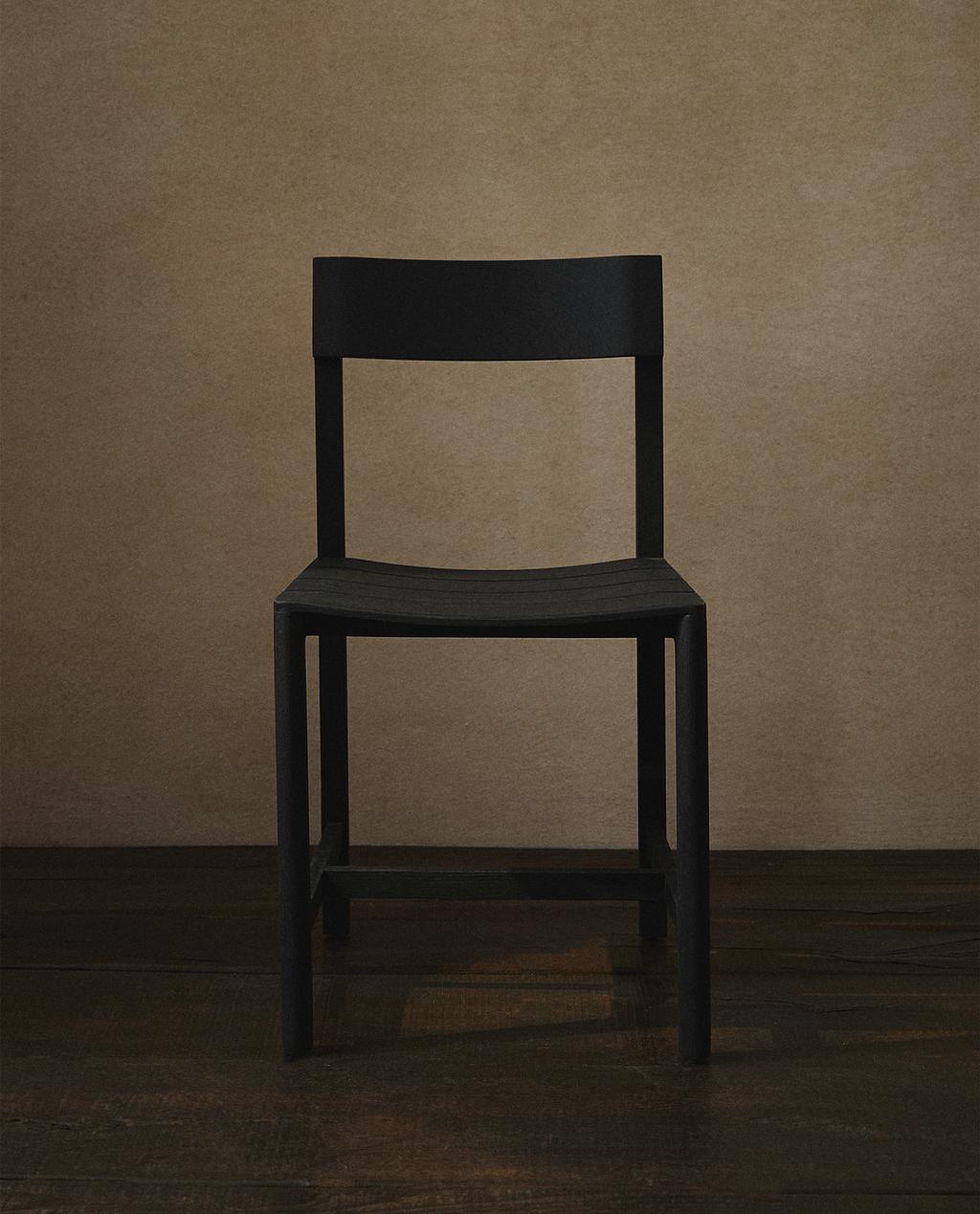 CHAIR 04