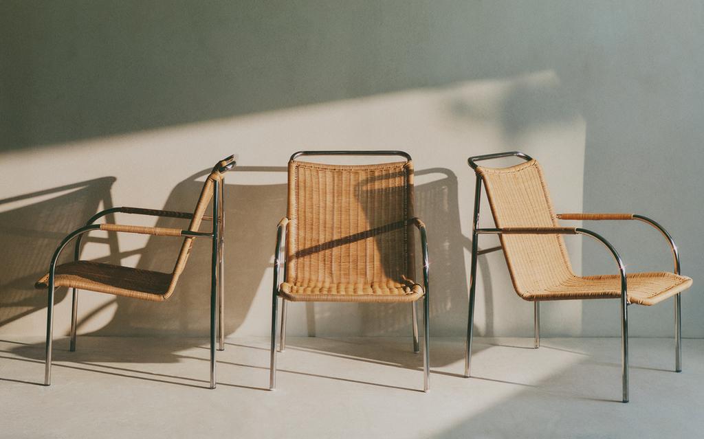 SESSEL AUS RATTAN UND STAHL