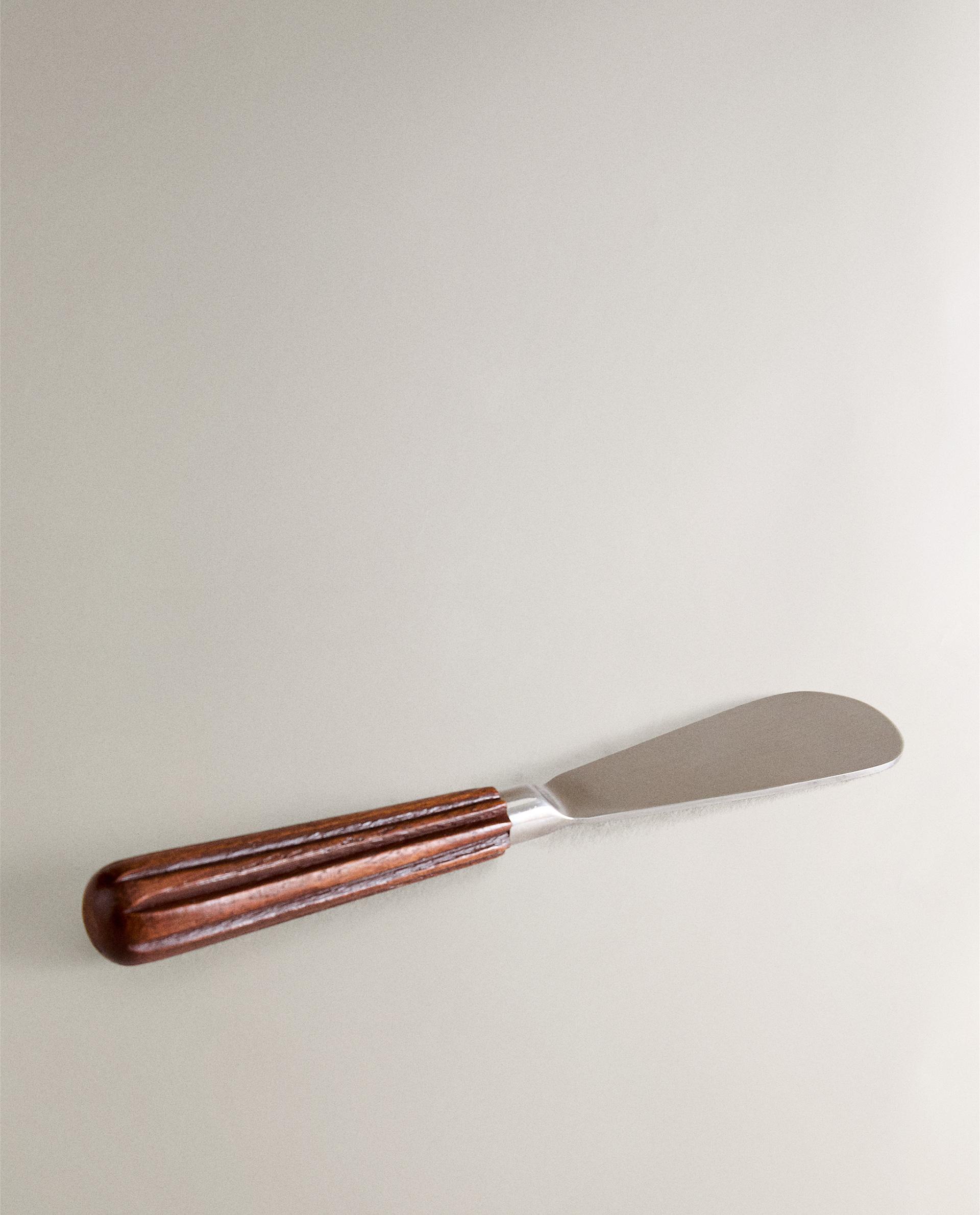 WOODEN BUTTER KNIFE