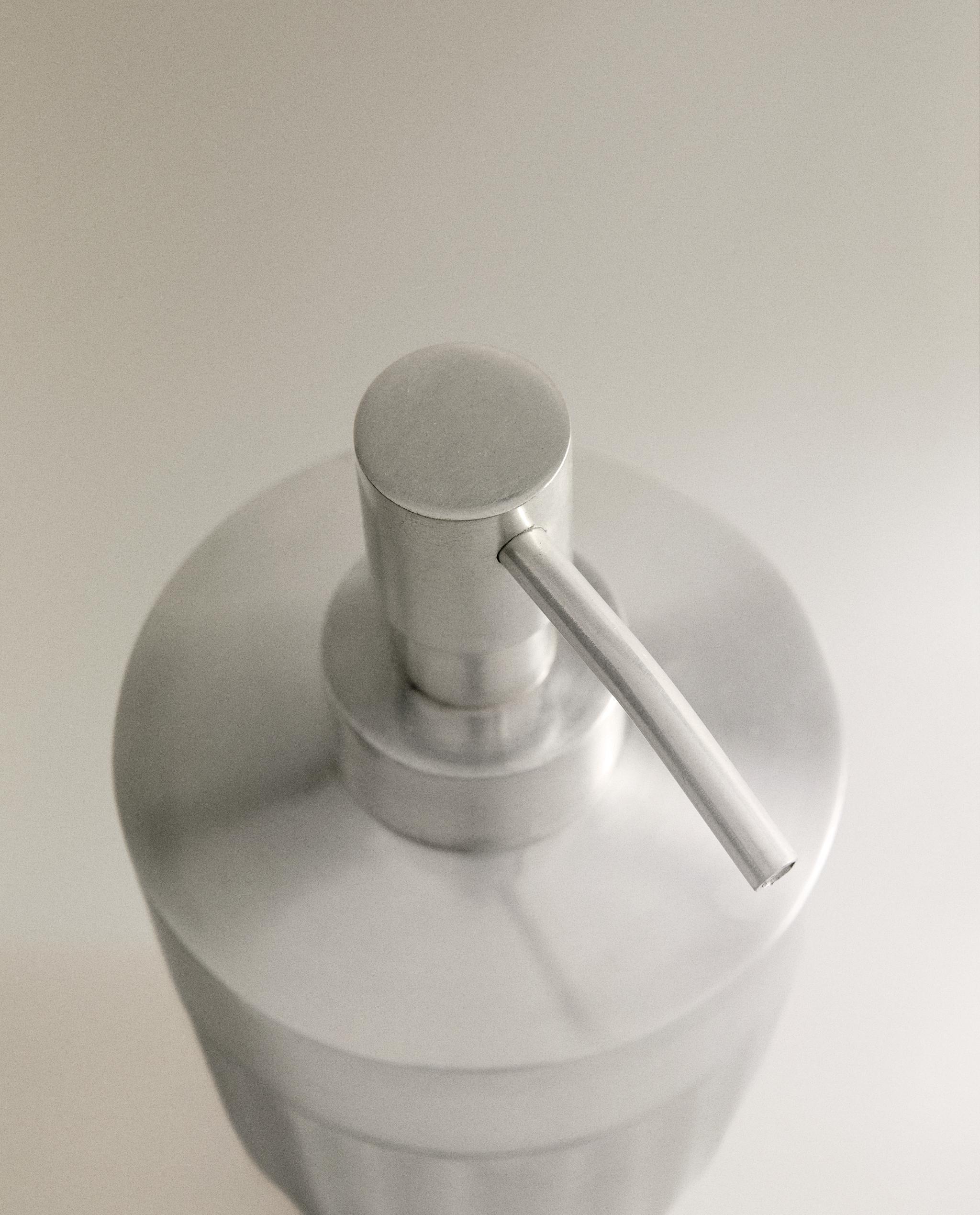 WAVY METAL BATHROOM SET product thumbnail 5