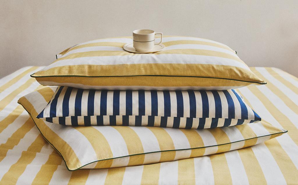 STRIPED FADED COTTON PILLOWCASE STRIPED FADED COTTON PILLOWCASE