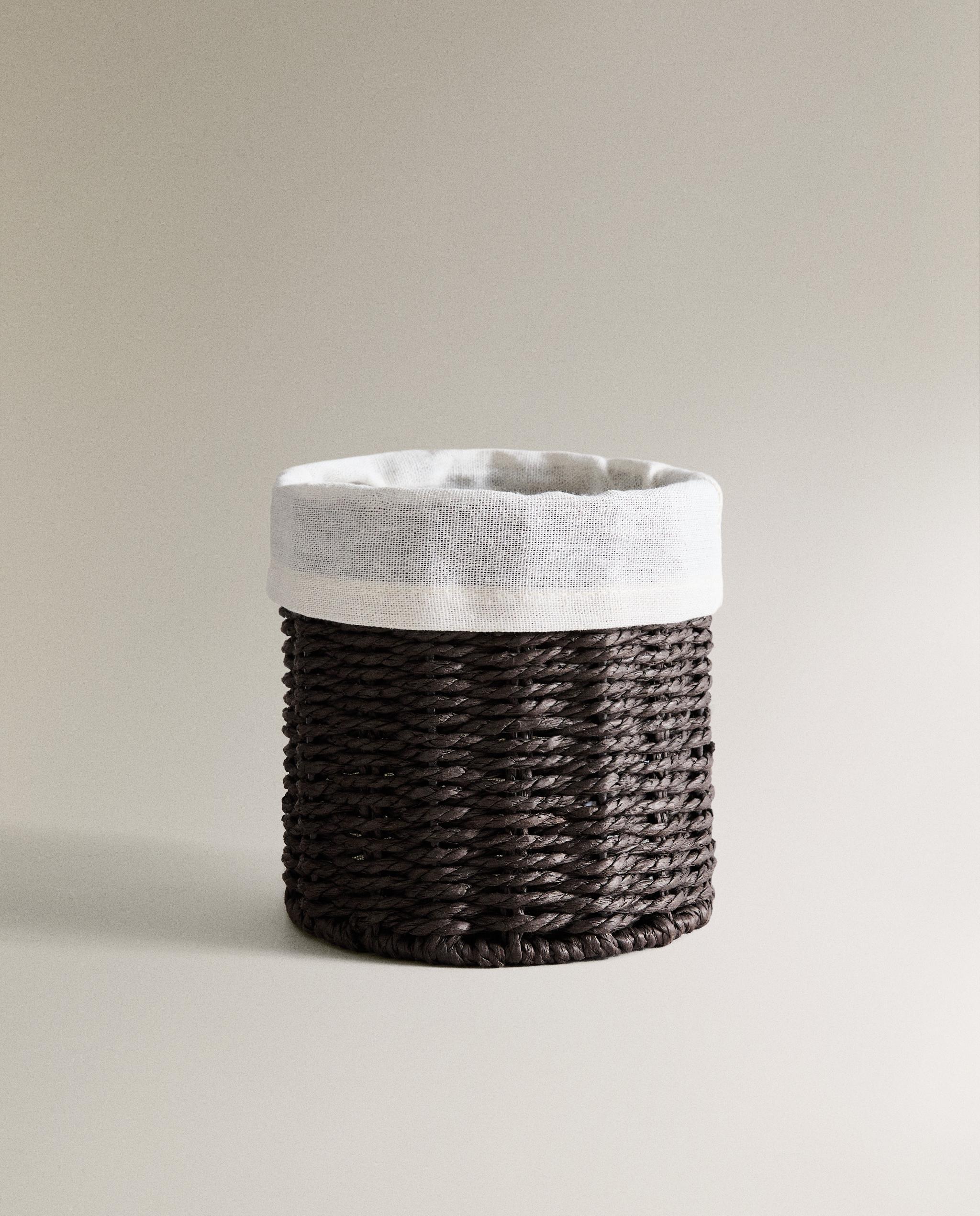ROUND BASKET WITH COTTON LINING
