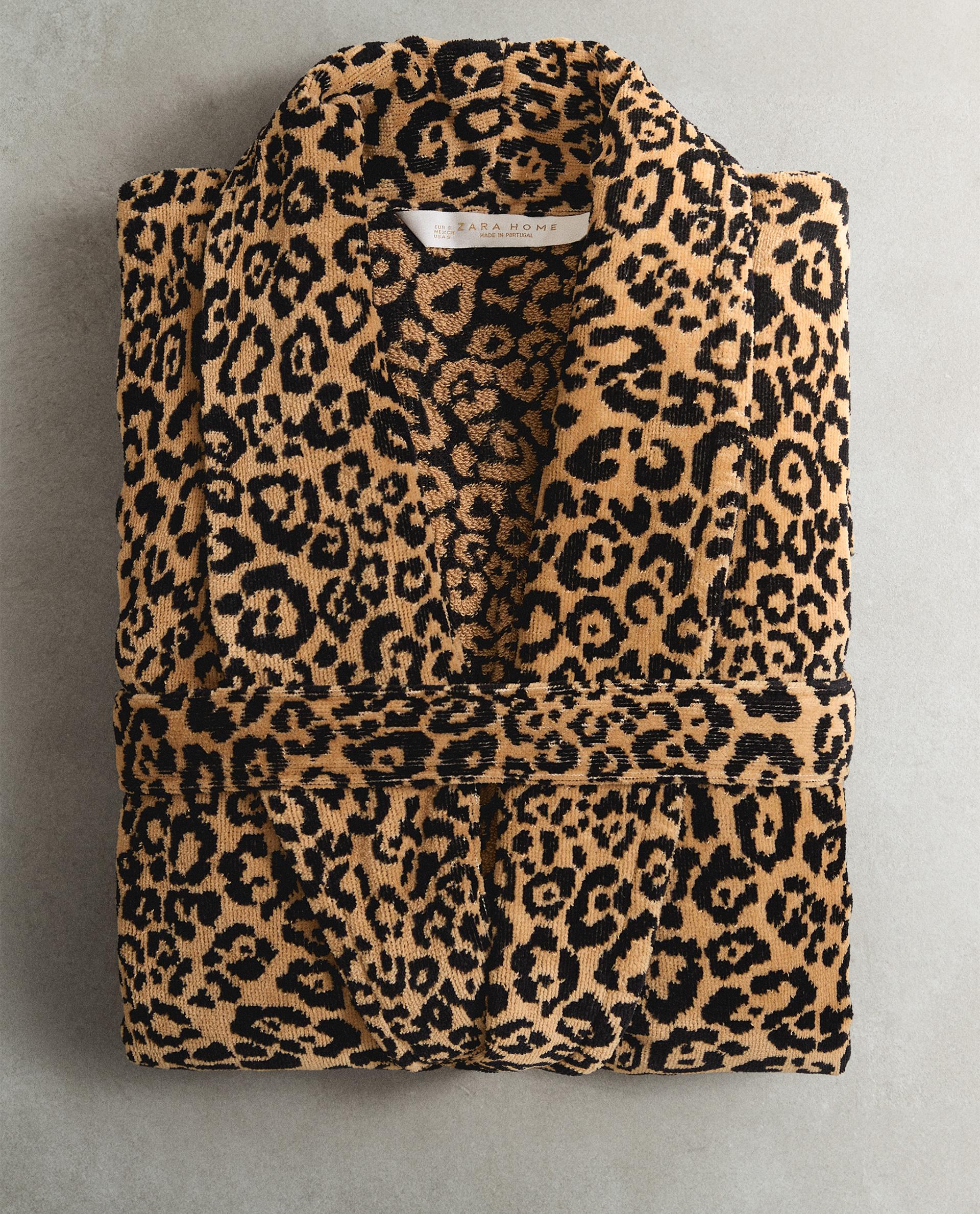 Léopard Robe Style Nuisette Zara Zara Robe Leopard LEOPARD JACQUARD BATHROBE (400 GXM²)