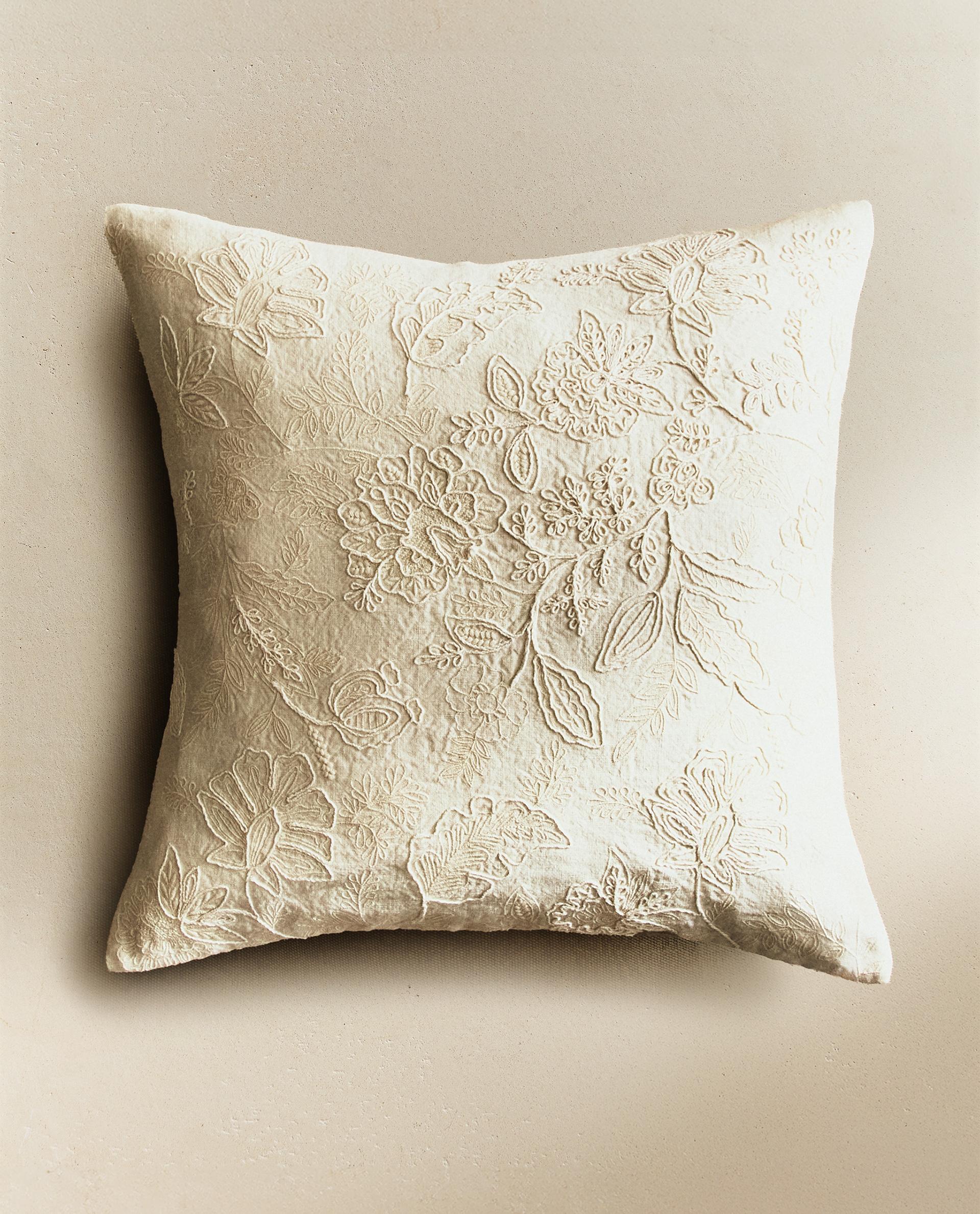 ZARA  ホワイトクッションカバー2枚セット ZARA HOME - #ZARA HOME#ザラホーム#クッションカバー#65×65の