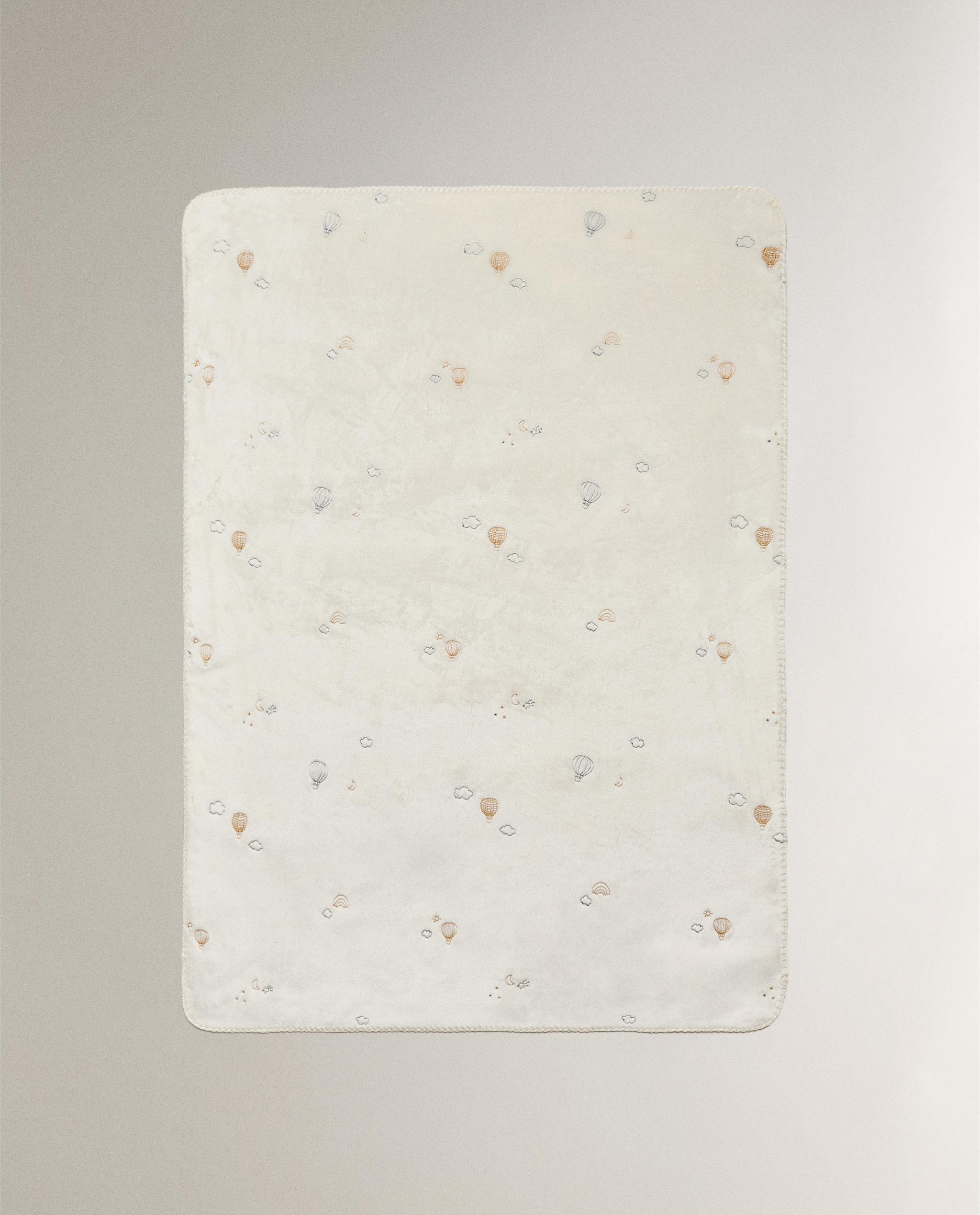 FLEECE BABY BLANKET WITH EMBROIDERED BALLOONS product thumbnail 6