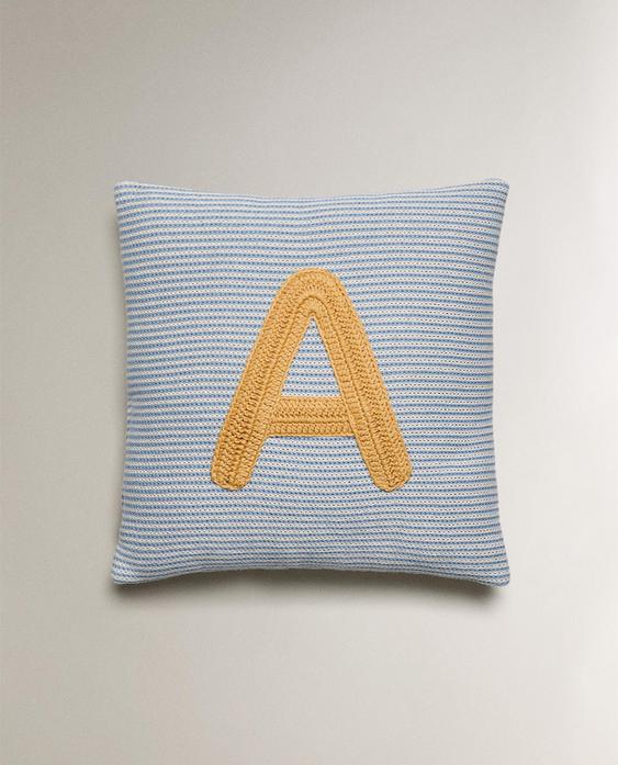 وسادة للأطفال مطرزة بحرف A وسادة للأطفال مطرزة بحرف A