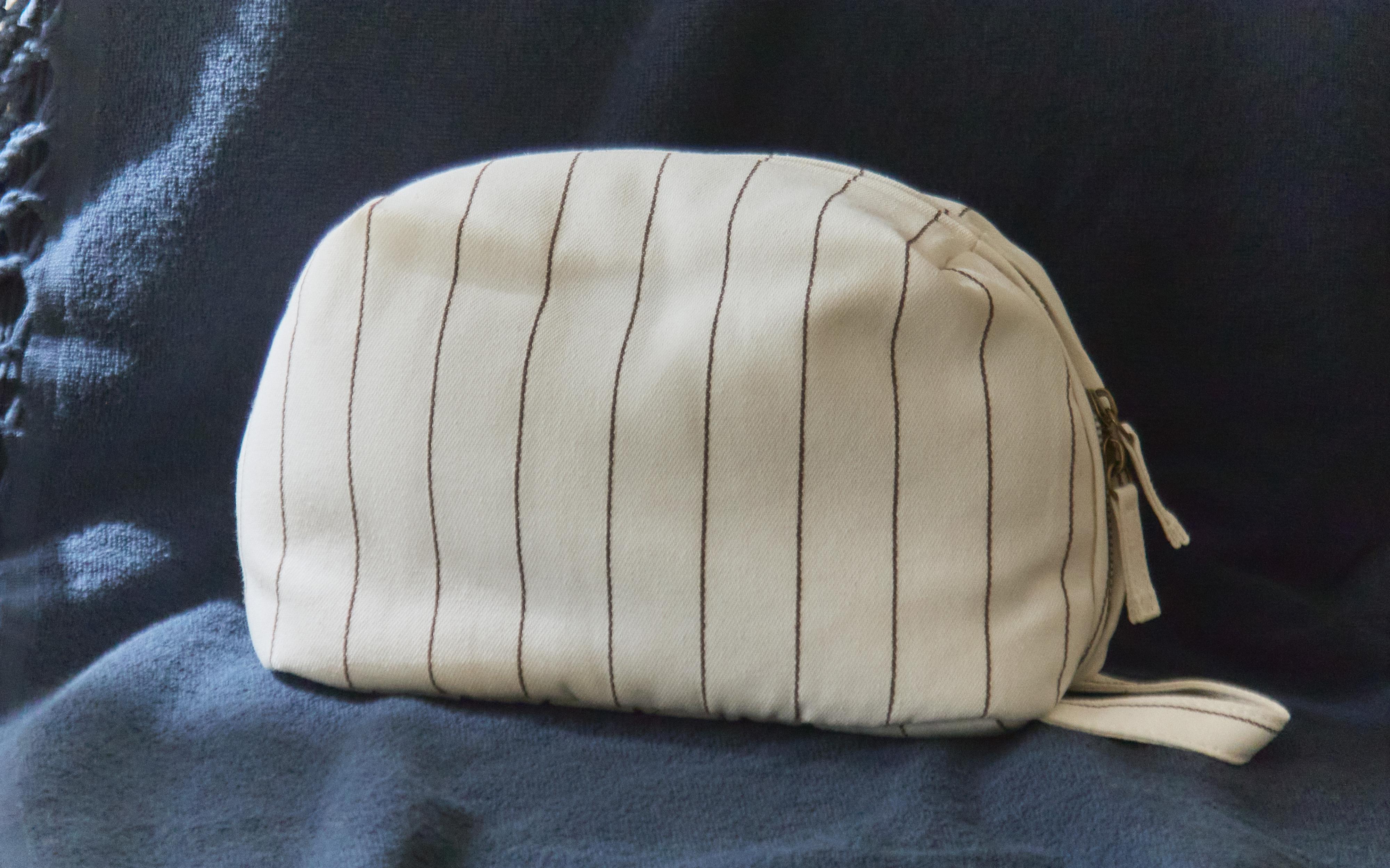 STRIPED TOILETRY BAG product thumbnail 11