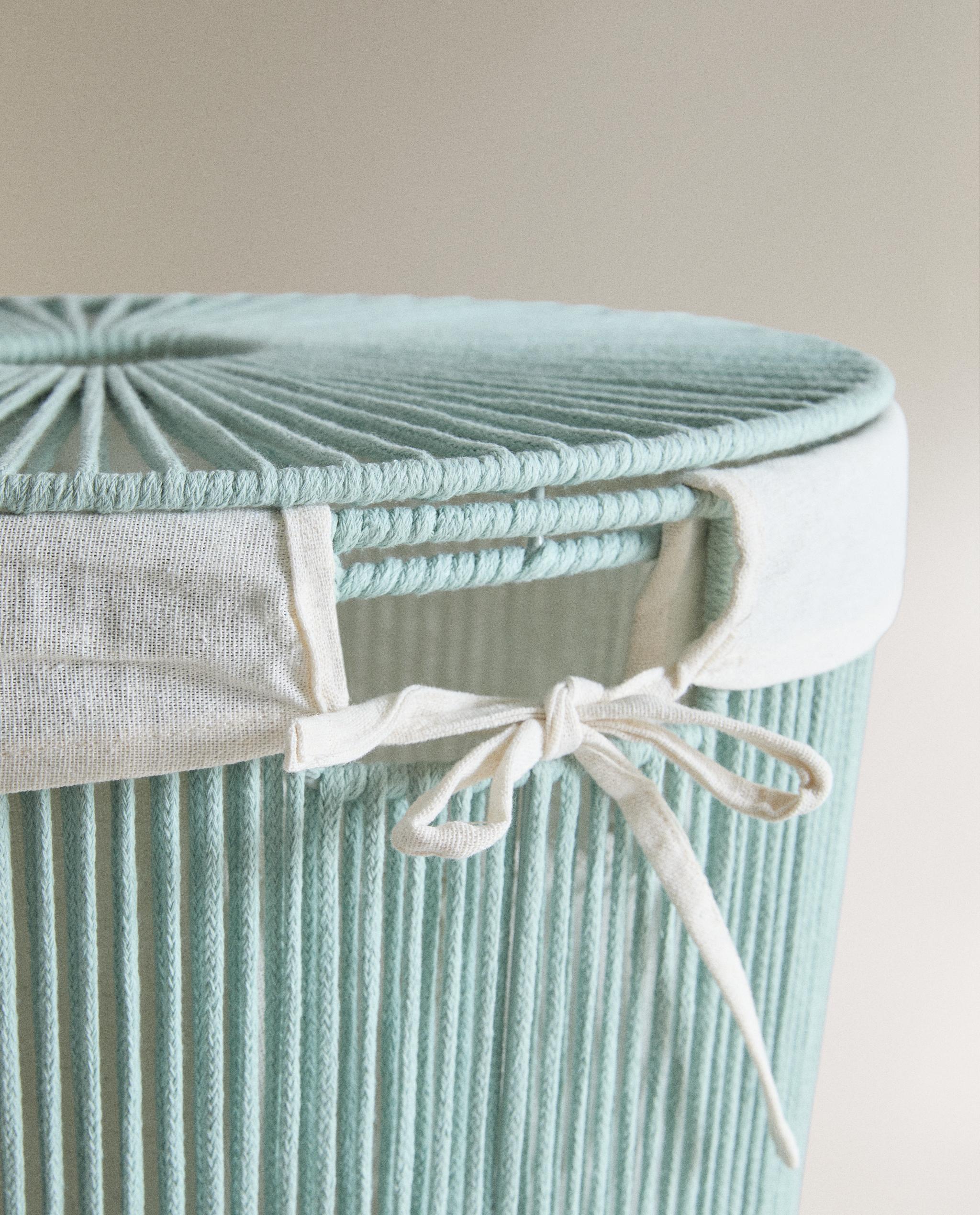 LAUNDRY BASKET WITH COTTON LINING AND LID product thumbnail 3