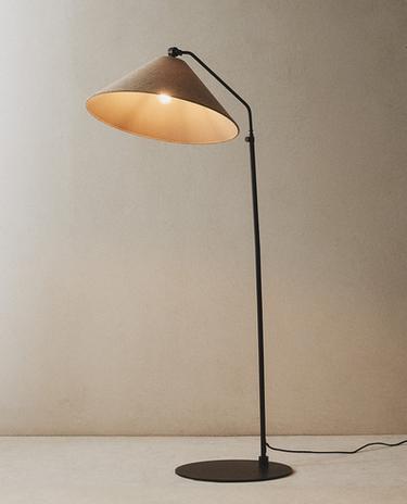 METAL FLOOR LAMP
